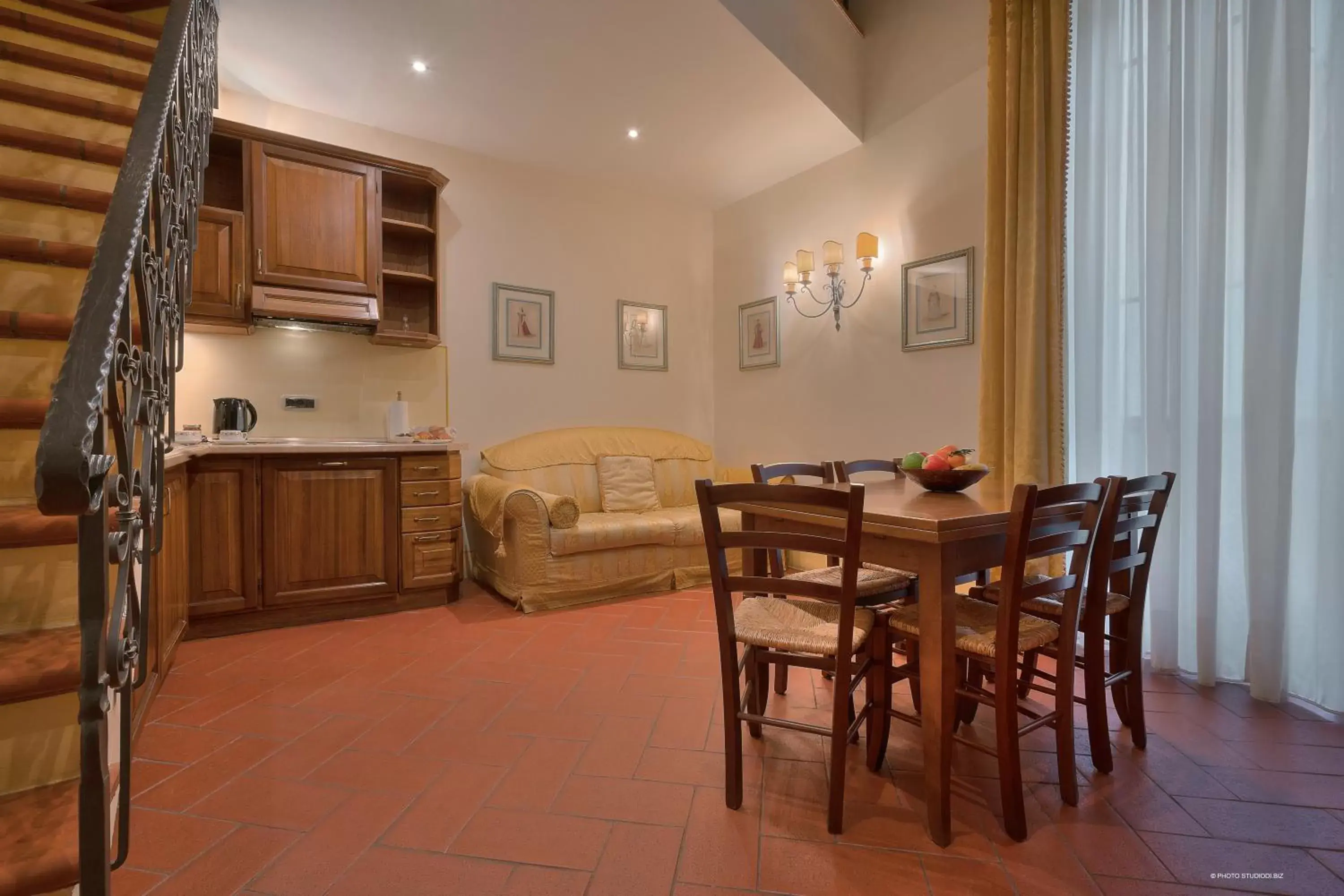 Kitchen or kitchenette, Dining Area in First of Florence