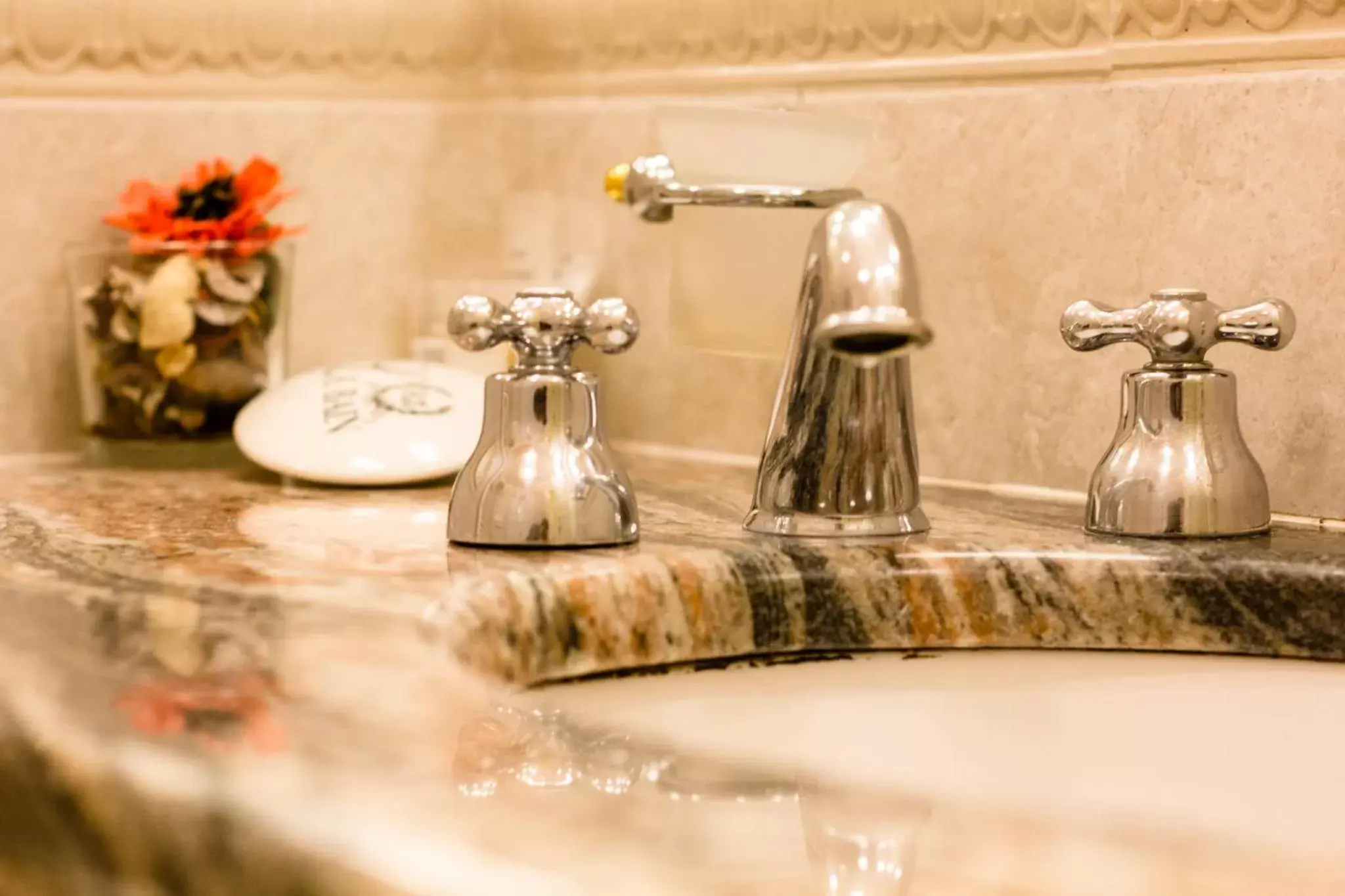 Bathroom in Hotel La Locanda