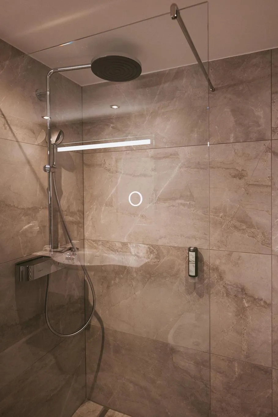 Bathroom in MANNI das Hotel