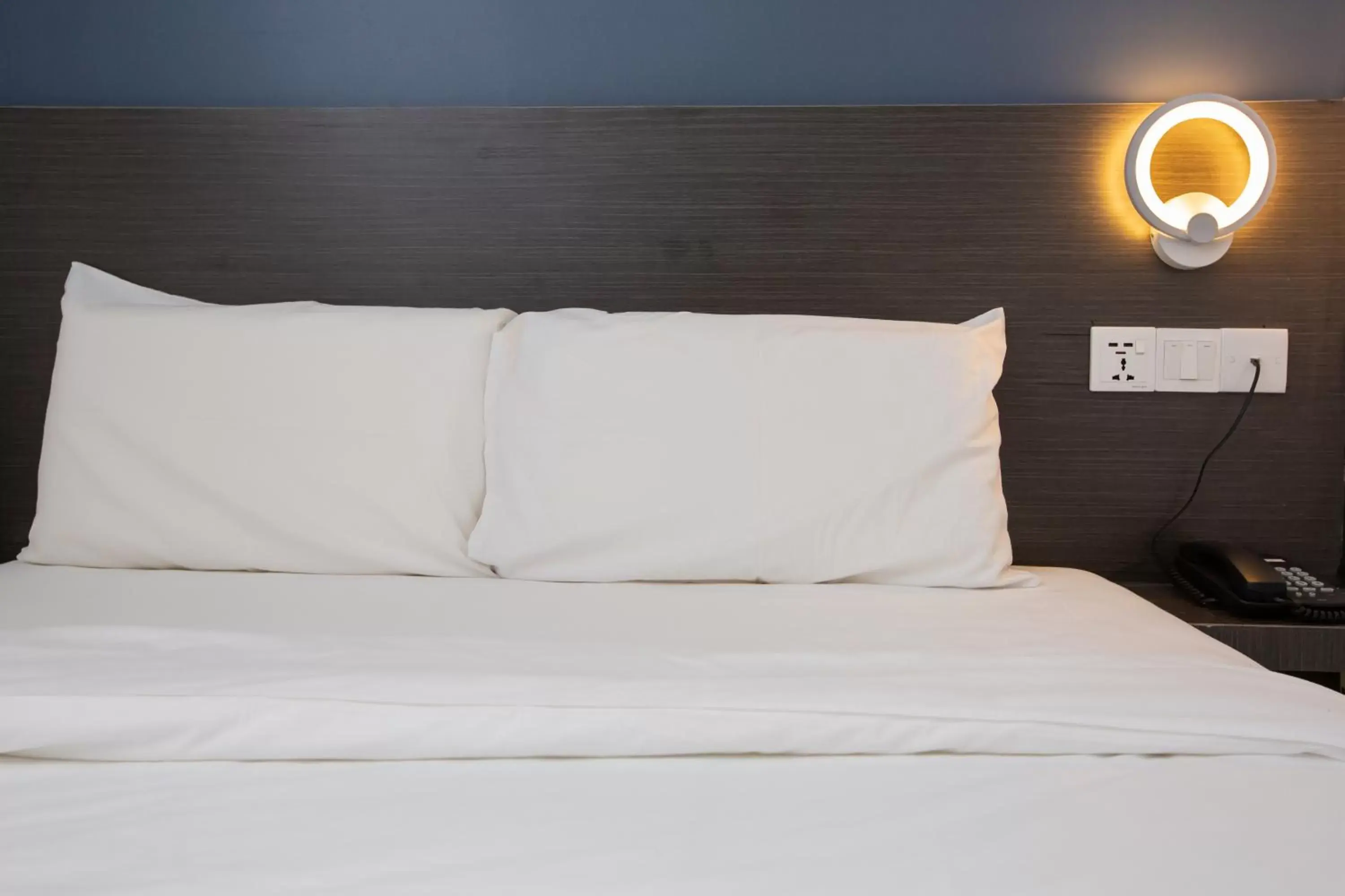 Bed in 1 Hotel Signature
