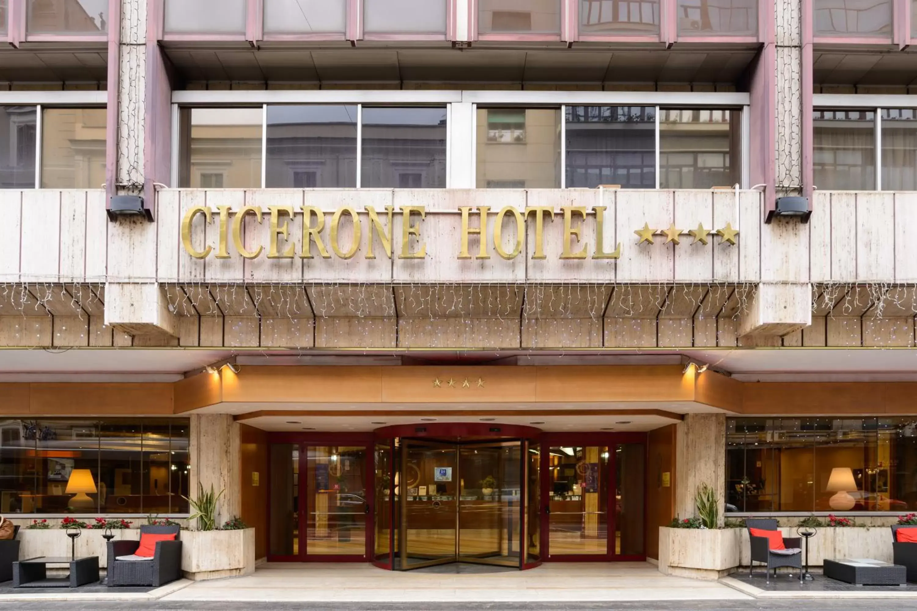 Property Building in iH Hotels Roma Cicerone