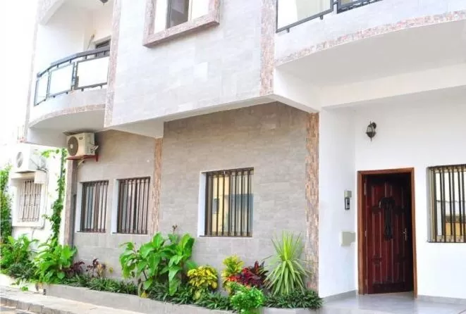 Facade/entrance in Résidence RoseKane