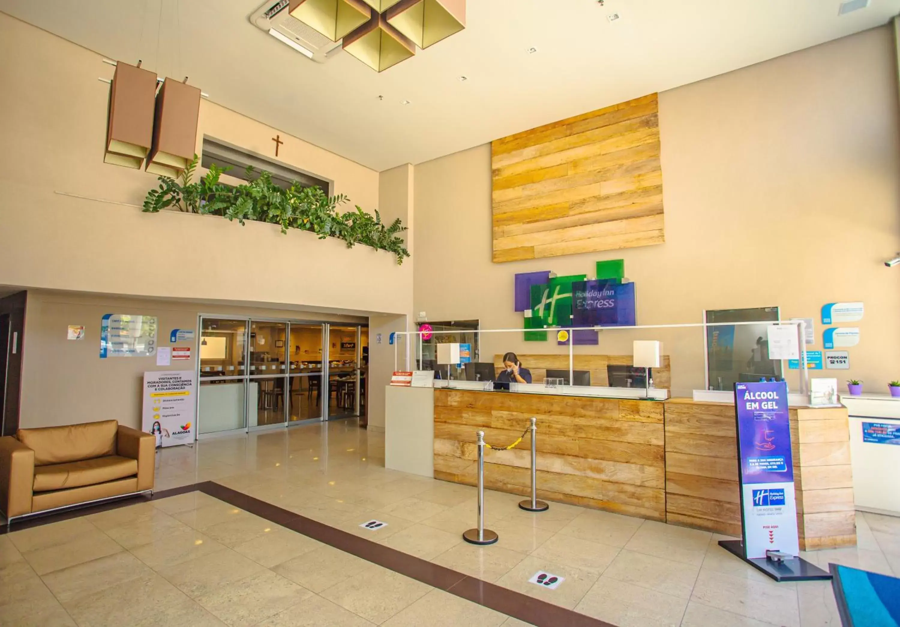 Property building, Lobby/Reception in Holiday Inn Express Maceió, an IHG Hotel