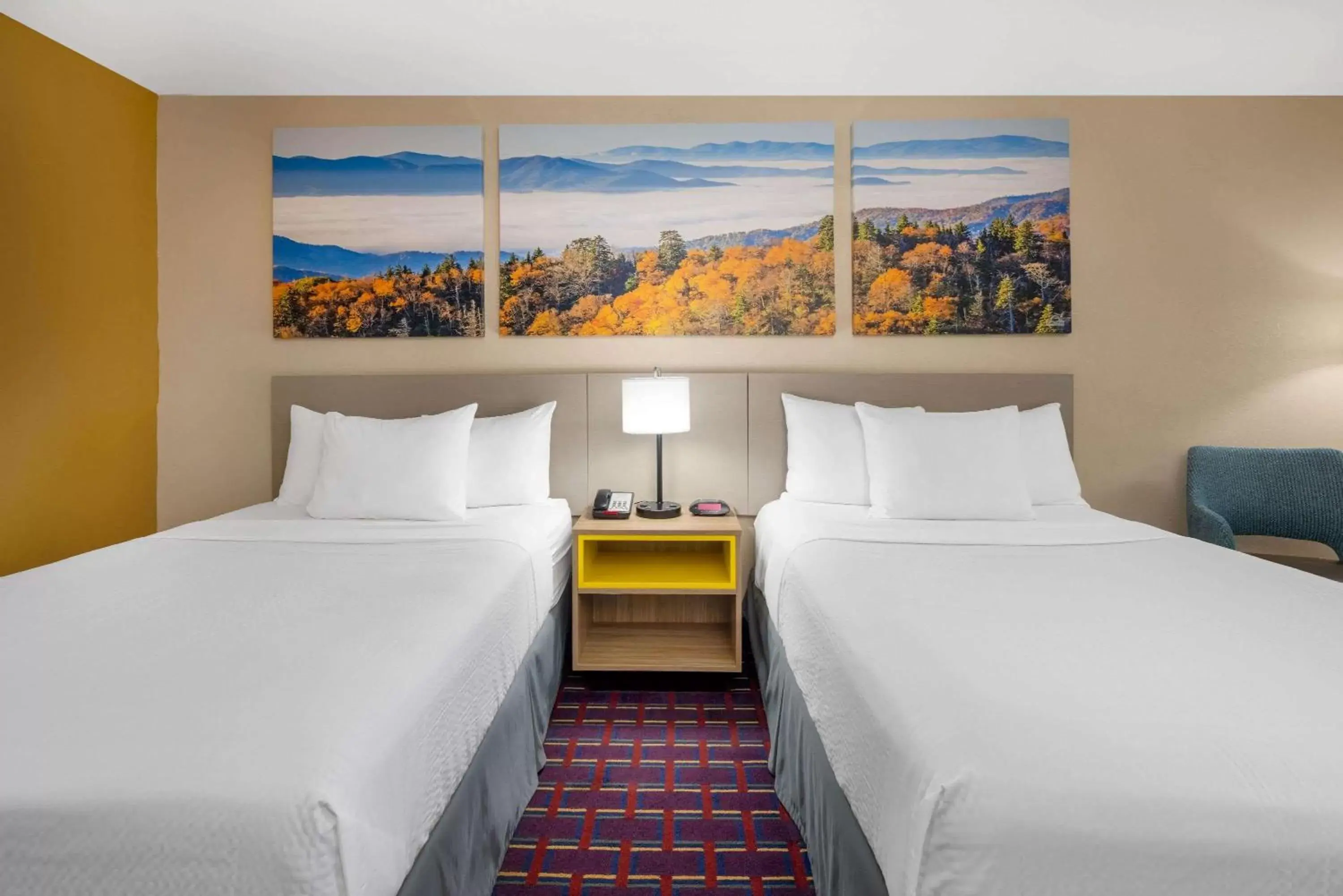 Photo of the whole room, Bed in Days Inn by Wyndham Murphy