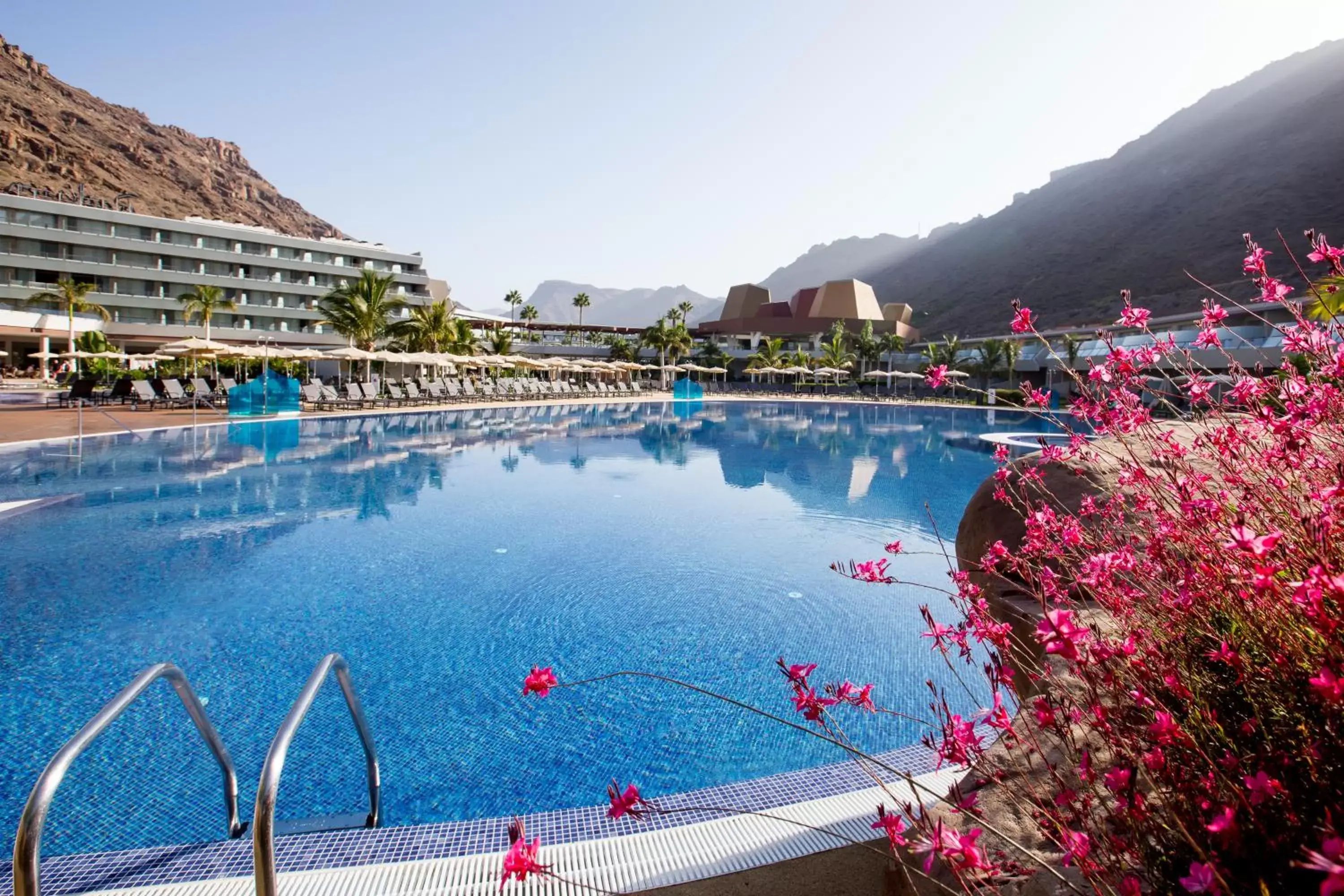 Pool view, Swimming Pool in Radisson Blu Resort & Spa, Gran Canaria Mogan