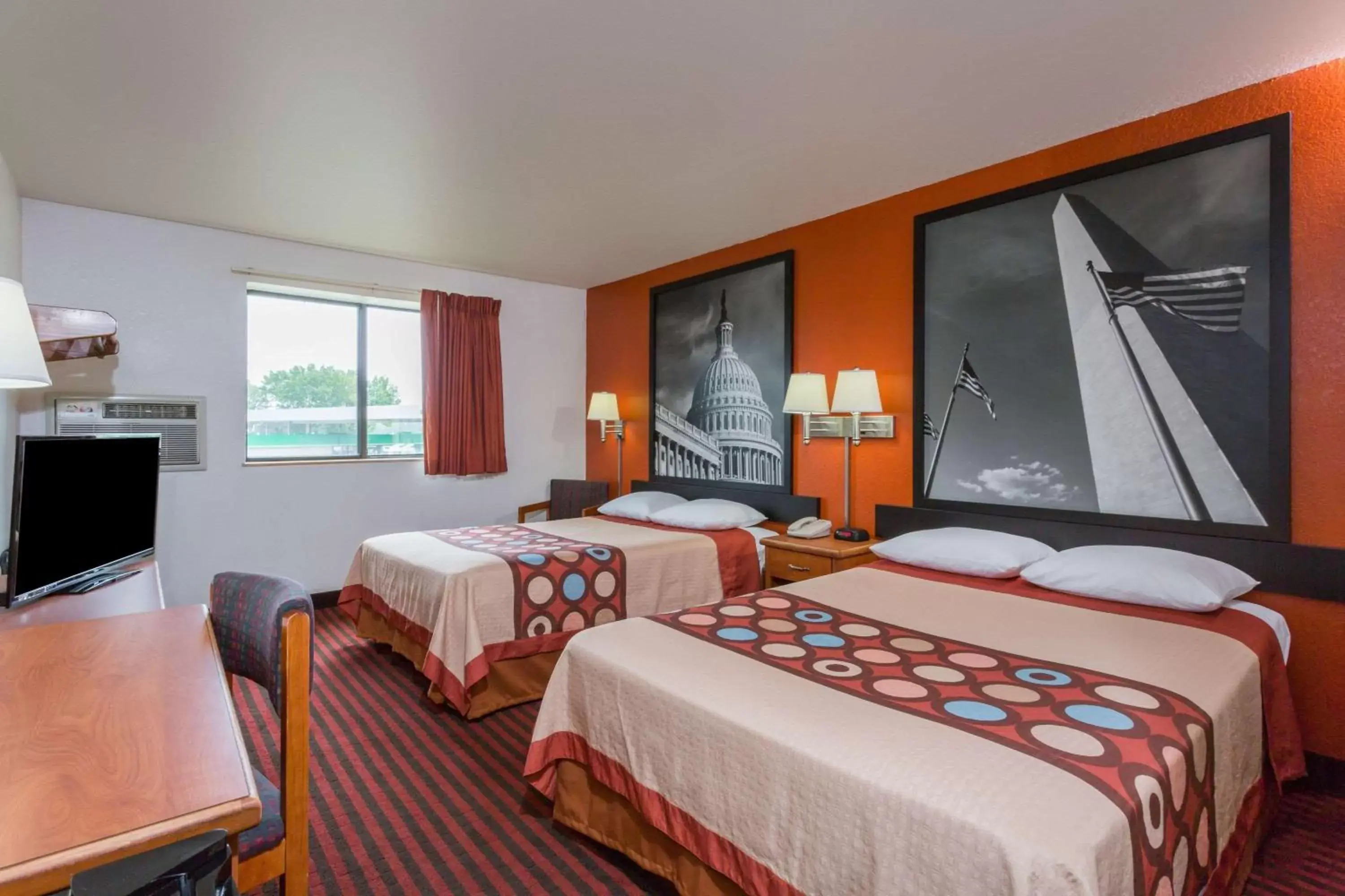 Double Room with Two Double Beds - Smoking in Super 8 by Wyndham Dumfries/Quantico