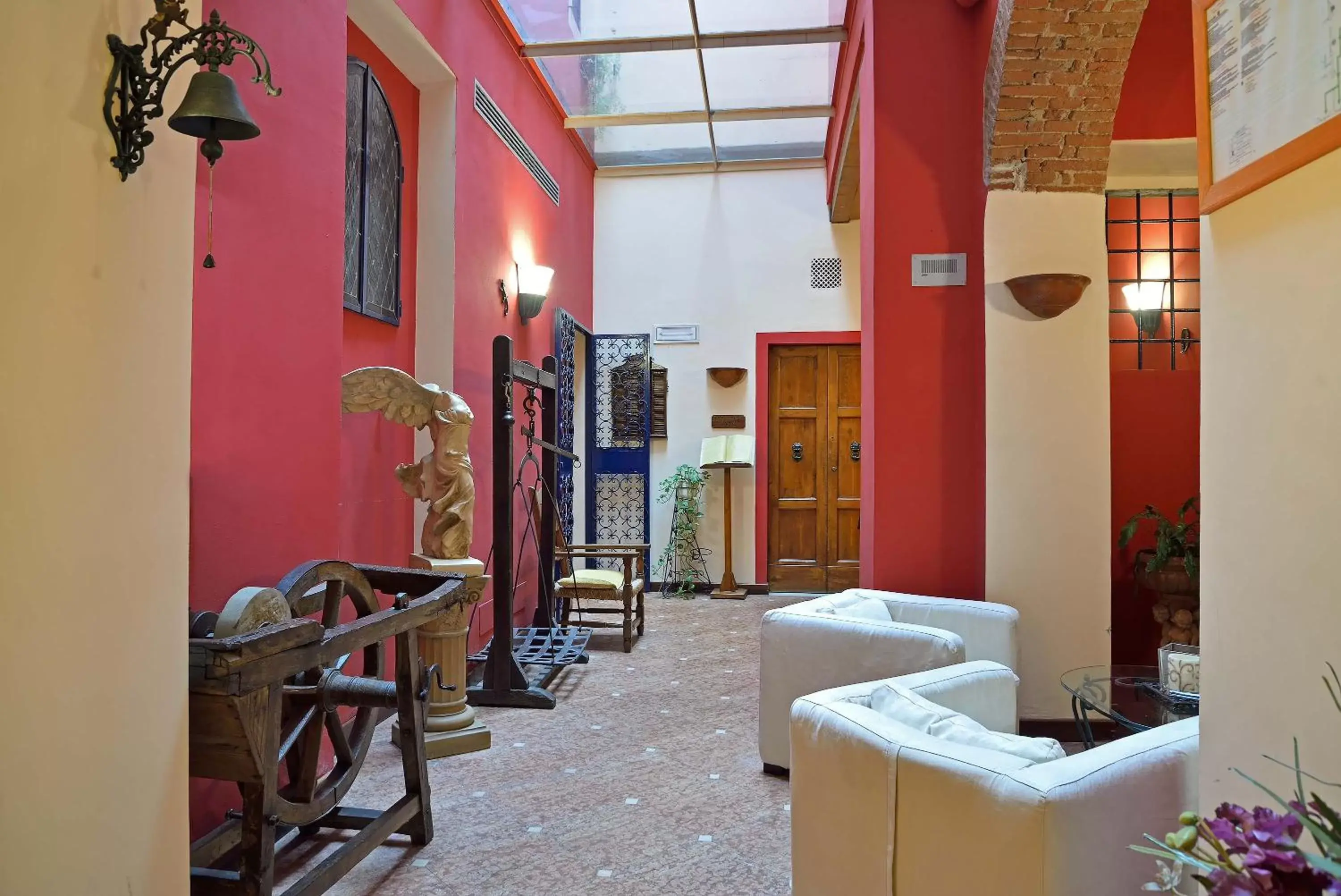Lobby or reception in Hotel Porta Faenza