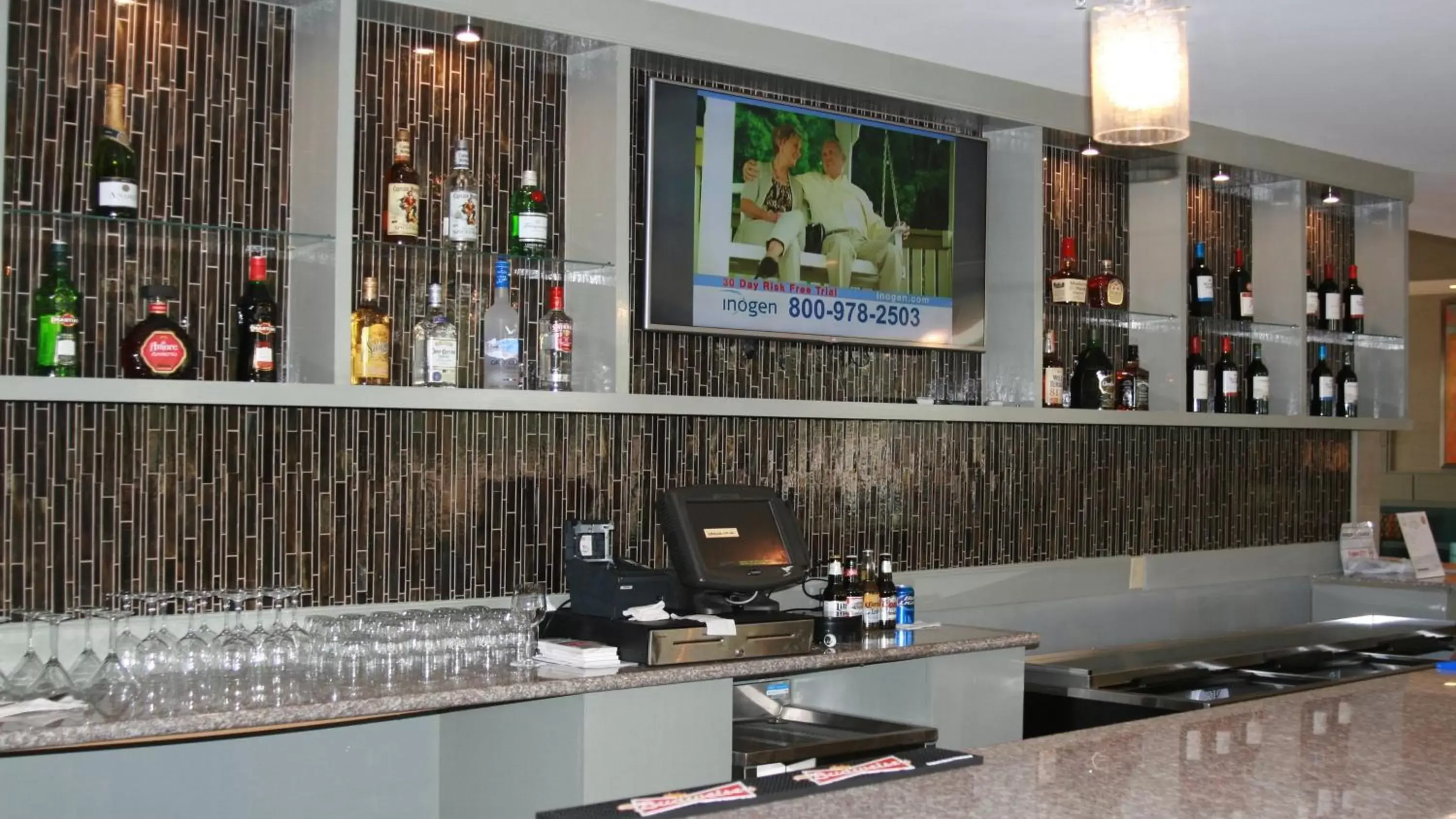 Lounge or bar in Holiday Inn Guin, an IHG Hotel