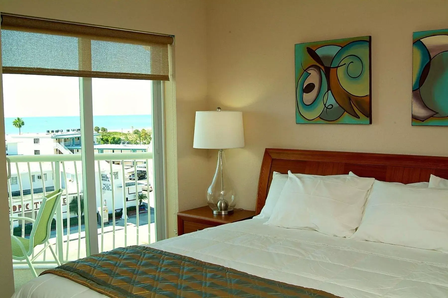 Bed in Crystal Palms Beach Resort