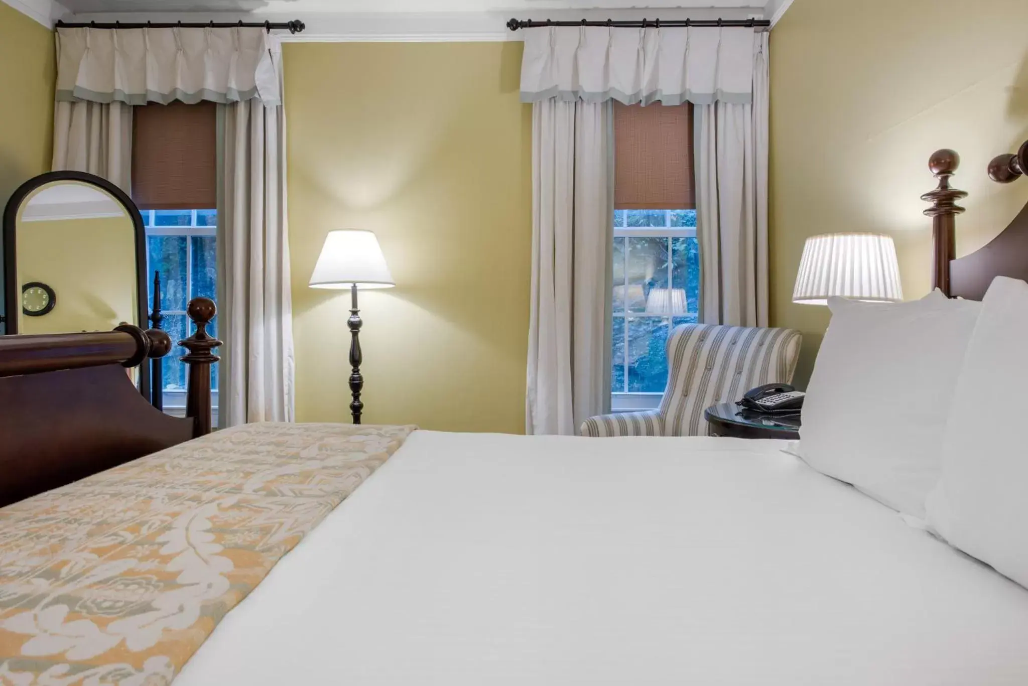 Photo of the whole room, Bed in Omni Bedford Springs Resort