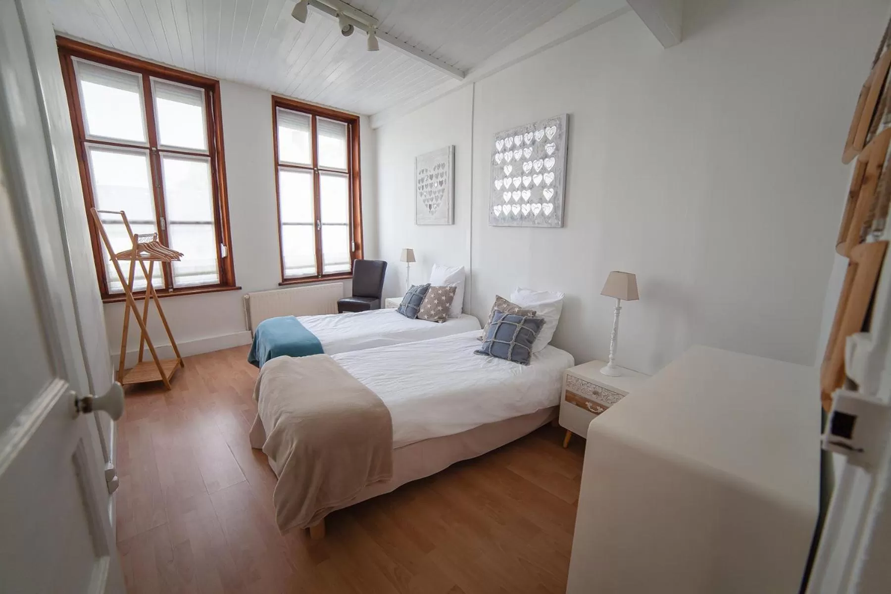 Photo of the whole room, Bed in Bienvenue Chez Nous