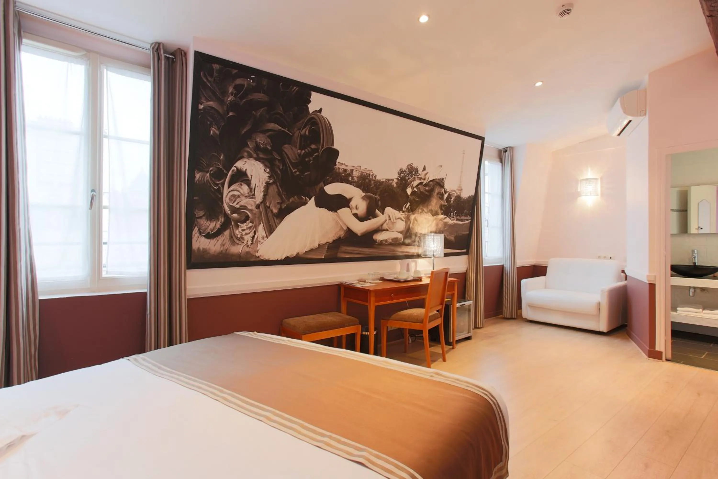 Photo of the whole room, Bed in Hotel Atelier Vavin