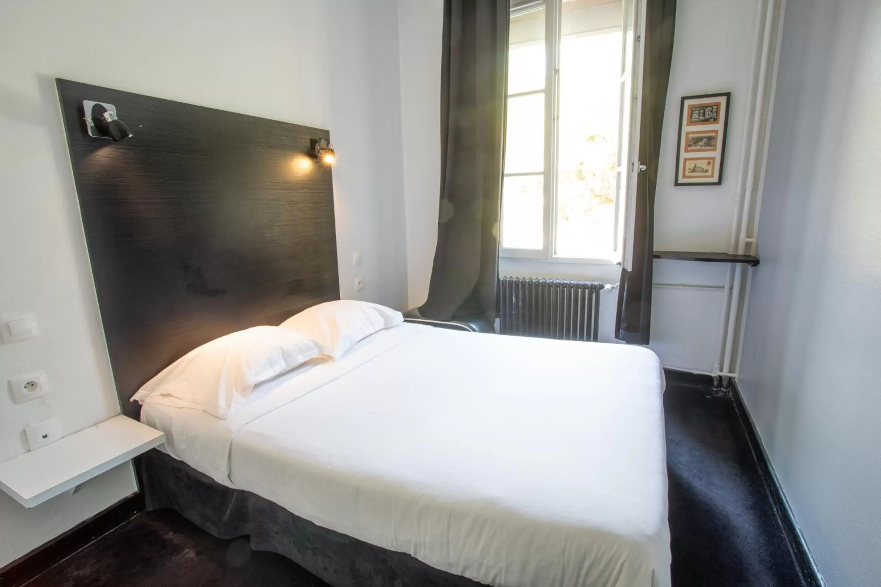 Bed in Hôtel Brasserie du Parc