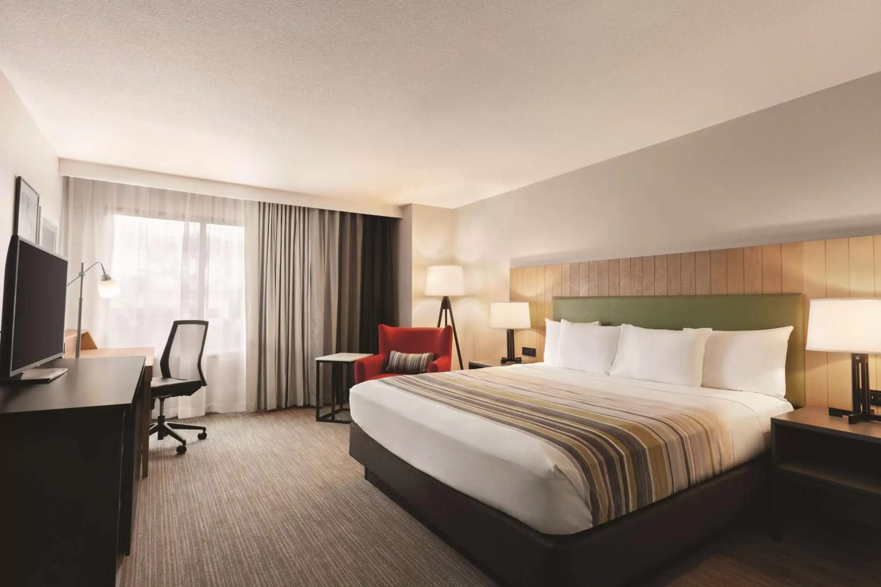 Photo of the whole room, Bed in Country Inn & Suites by Radisson, San Diego North, CA