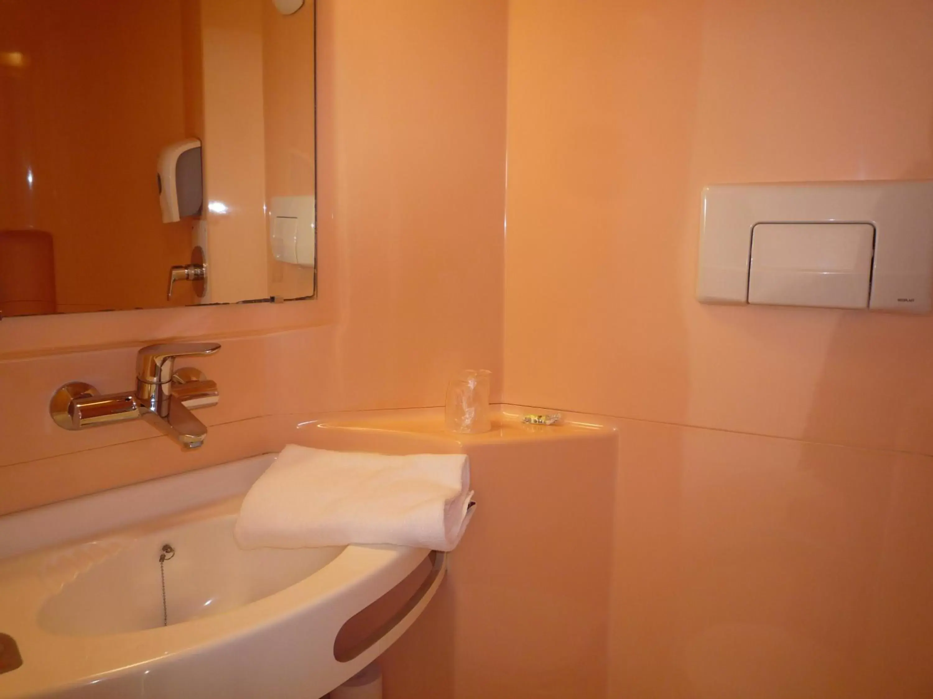 Bathroom in Première Classe Valence Sud