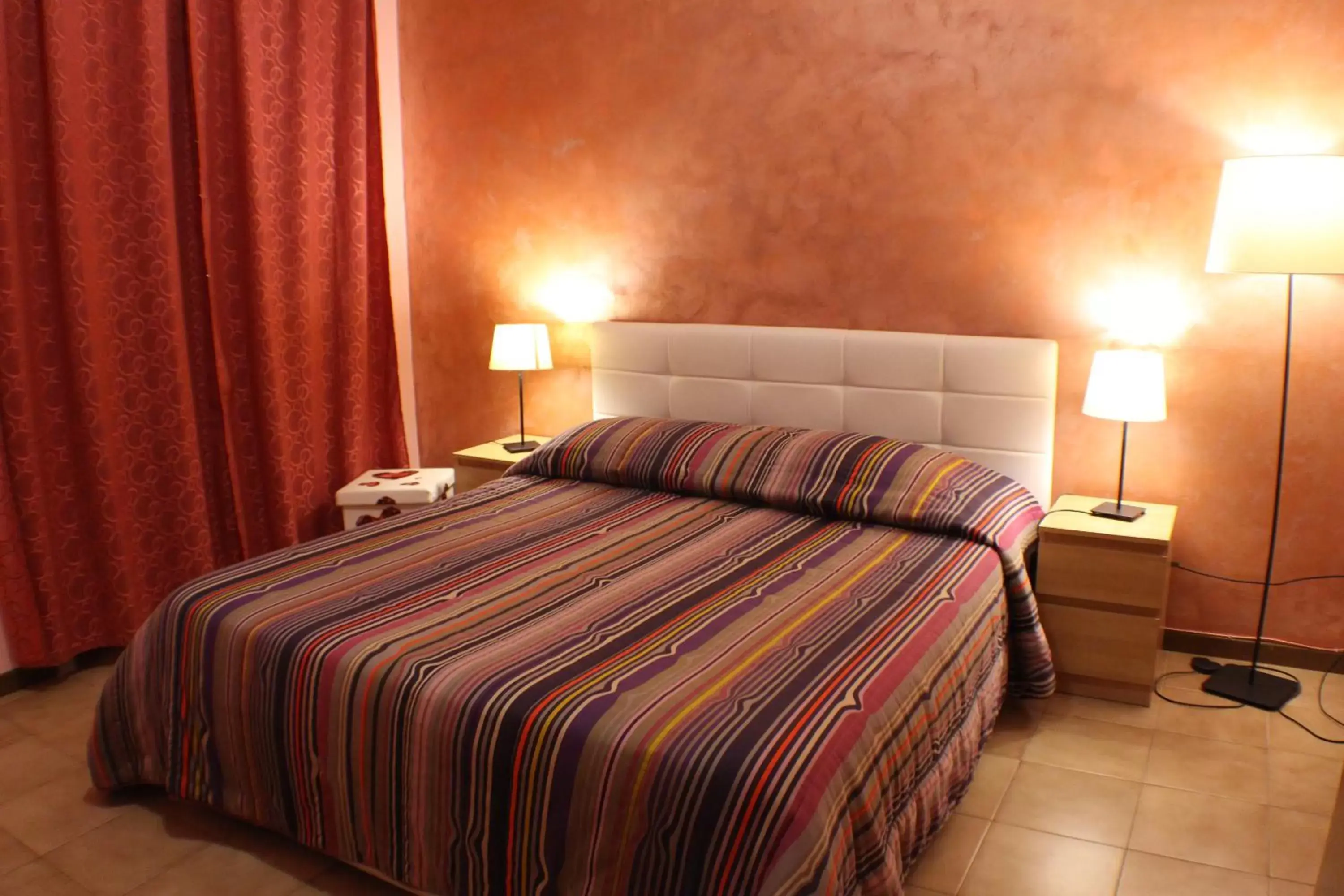 Photo of the whole room, Bed in San Nicolò House