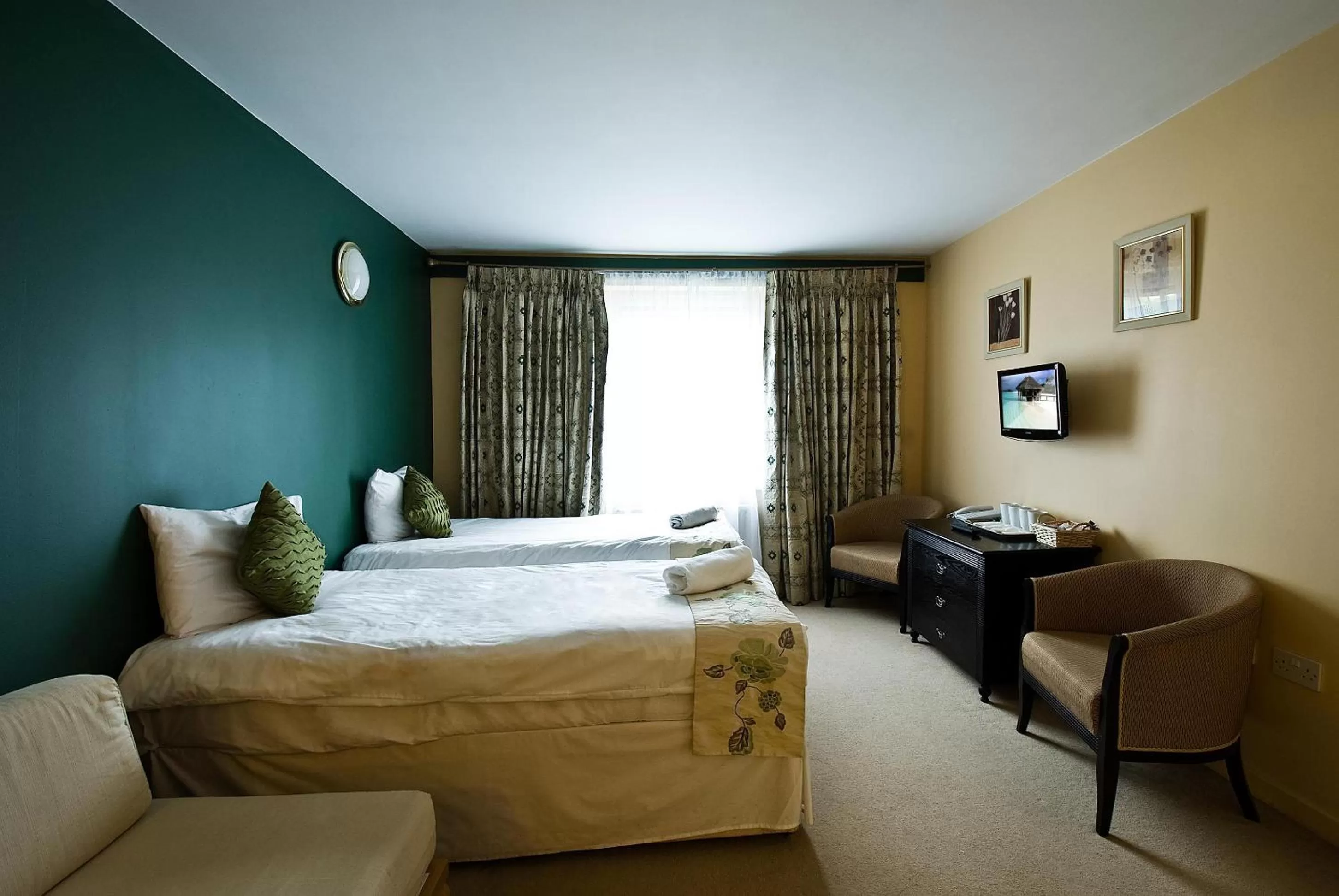 Twin Room in Desalis Hotel London Stansted