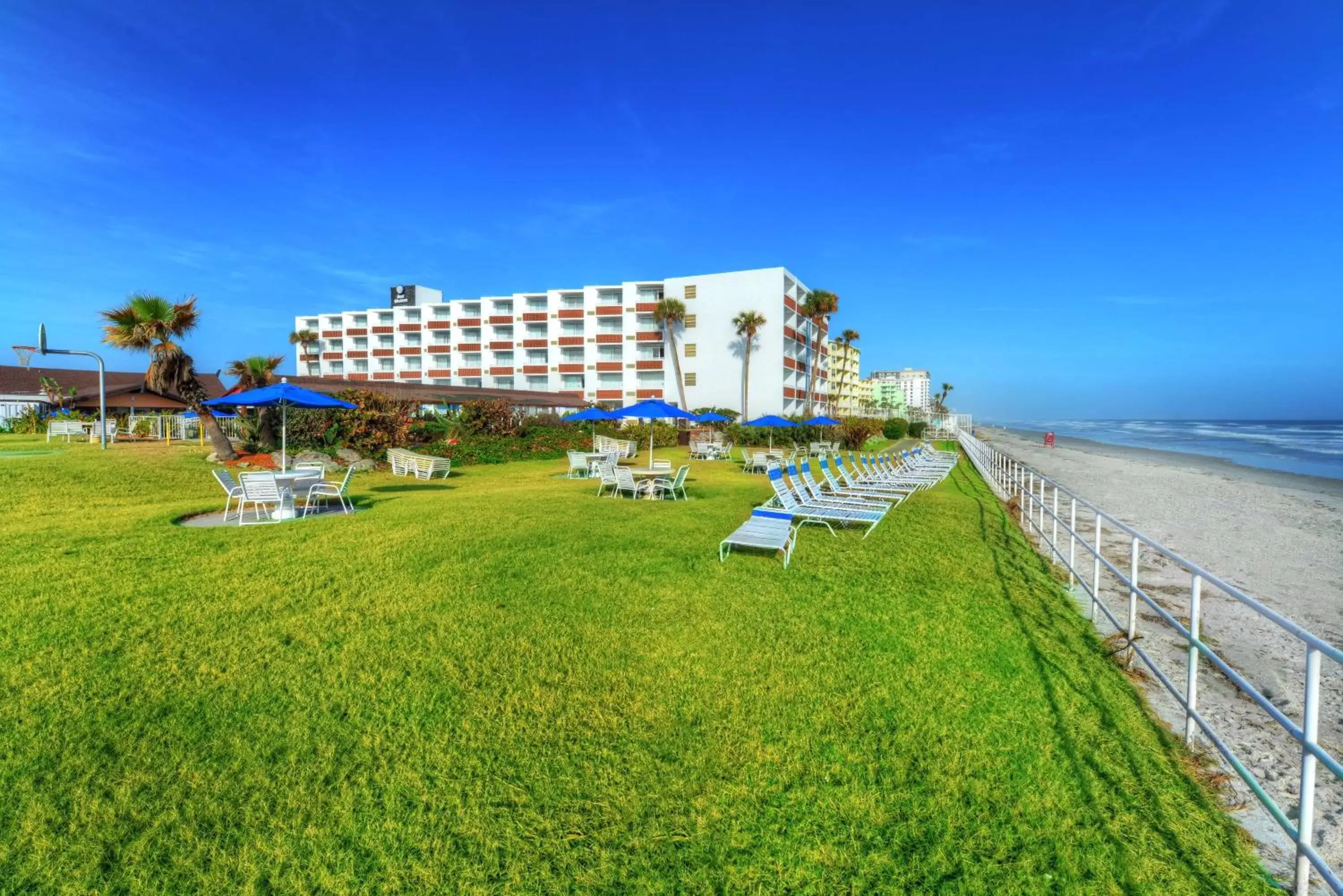 On site, Property Building in Best Western Aku Tiki Inn