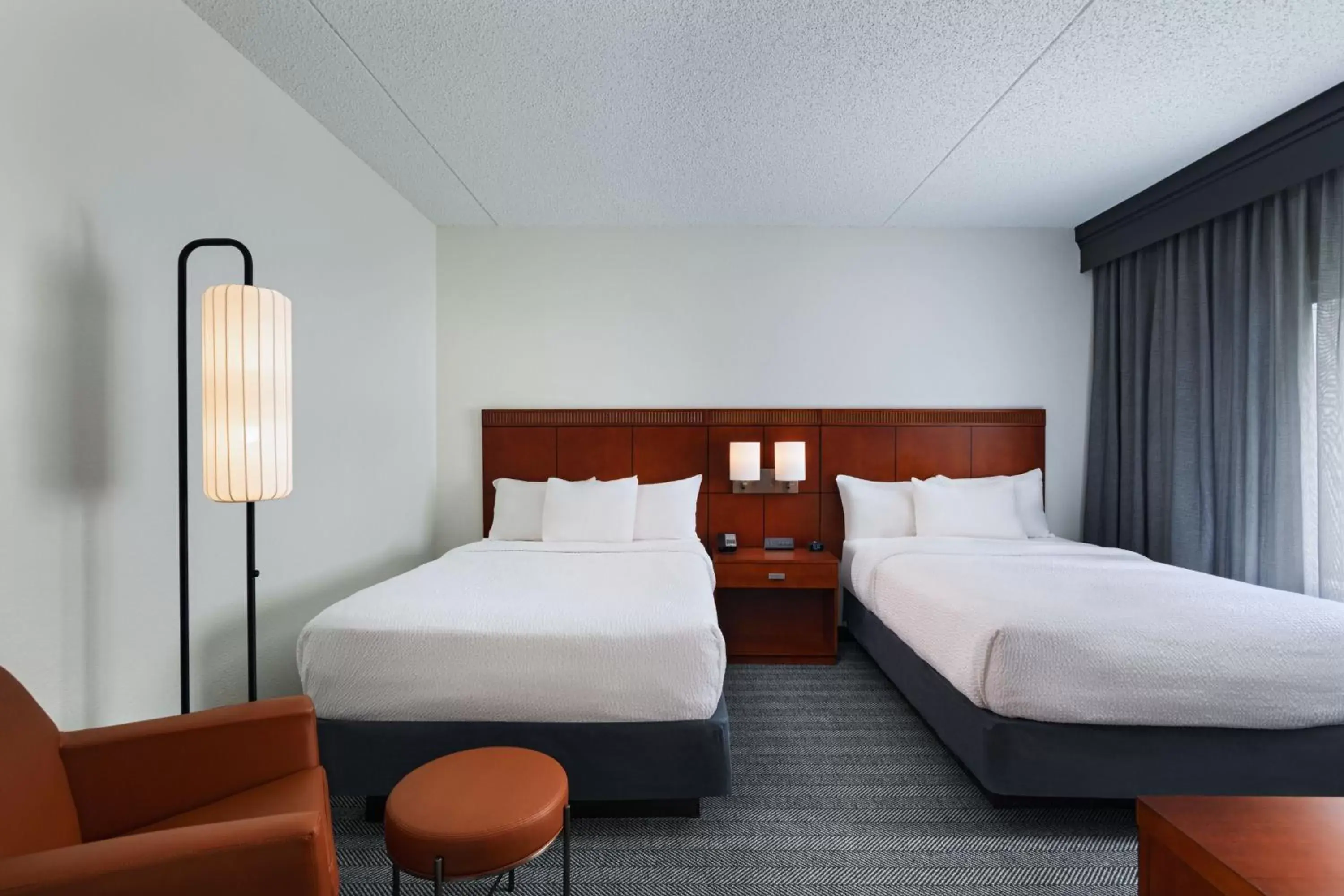 Bedroom, Bed in Courtyard by Marriott Dallas Richardson at Spring Valley