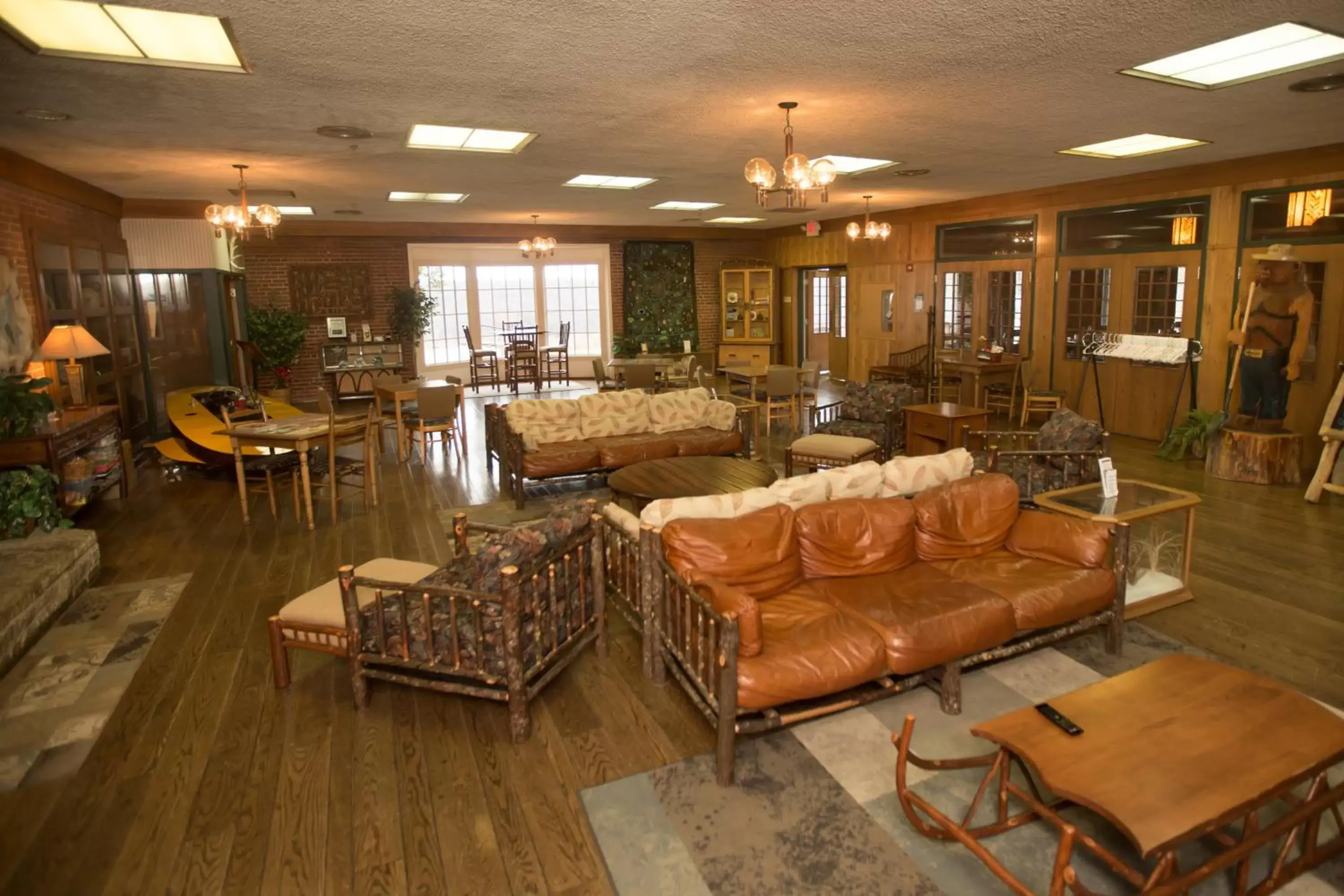 Living room, Restaurant/Places to Eat in Clifty Inn