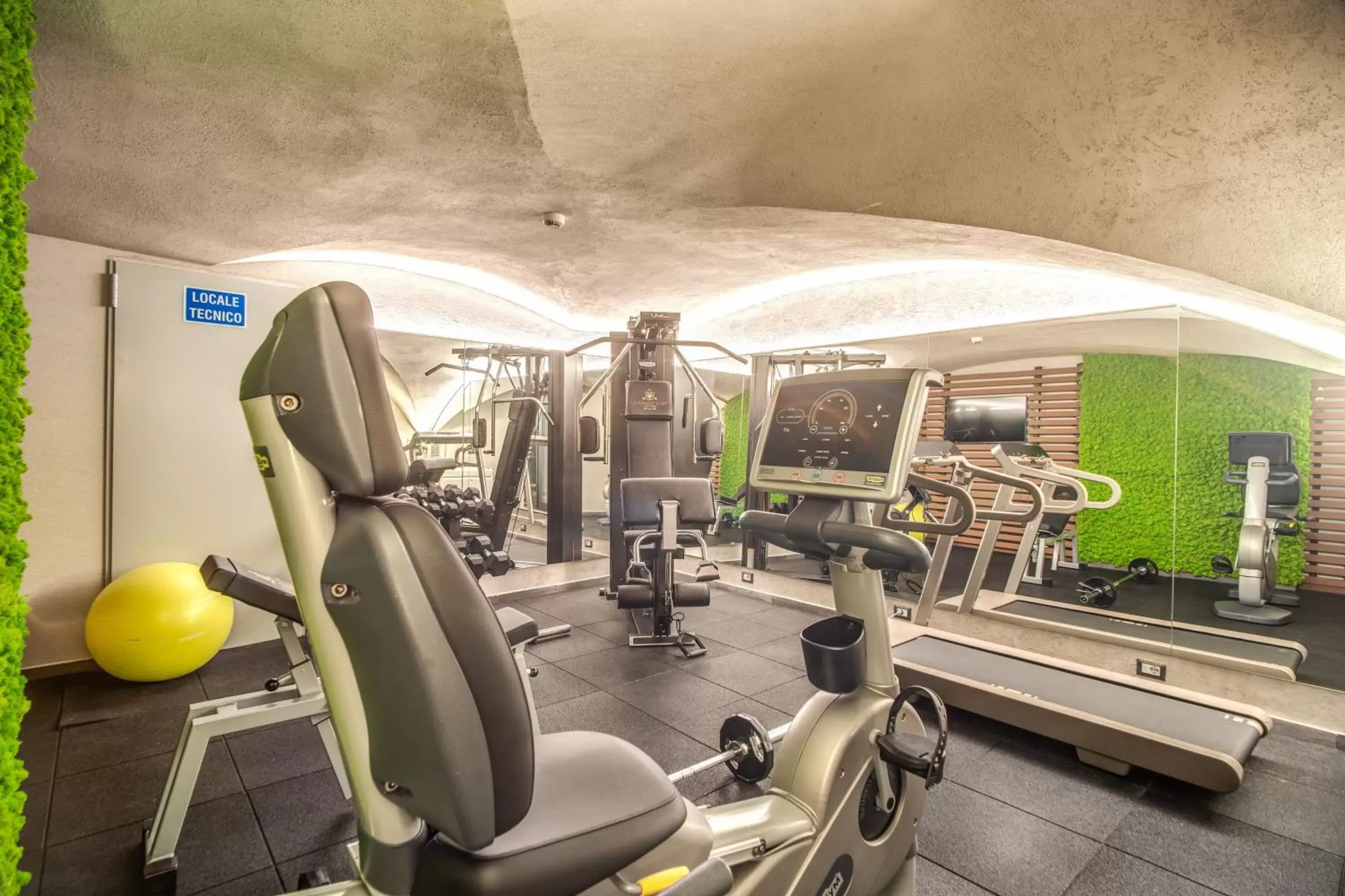 Fitness centre/facilities, Fitness Center/Facilities in Hotel 77 Seventy-Seven - Maison D'Art Collection