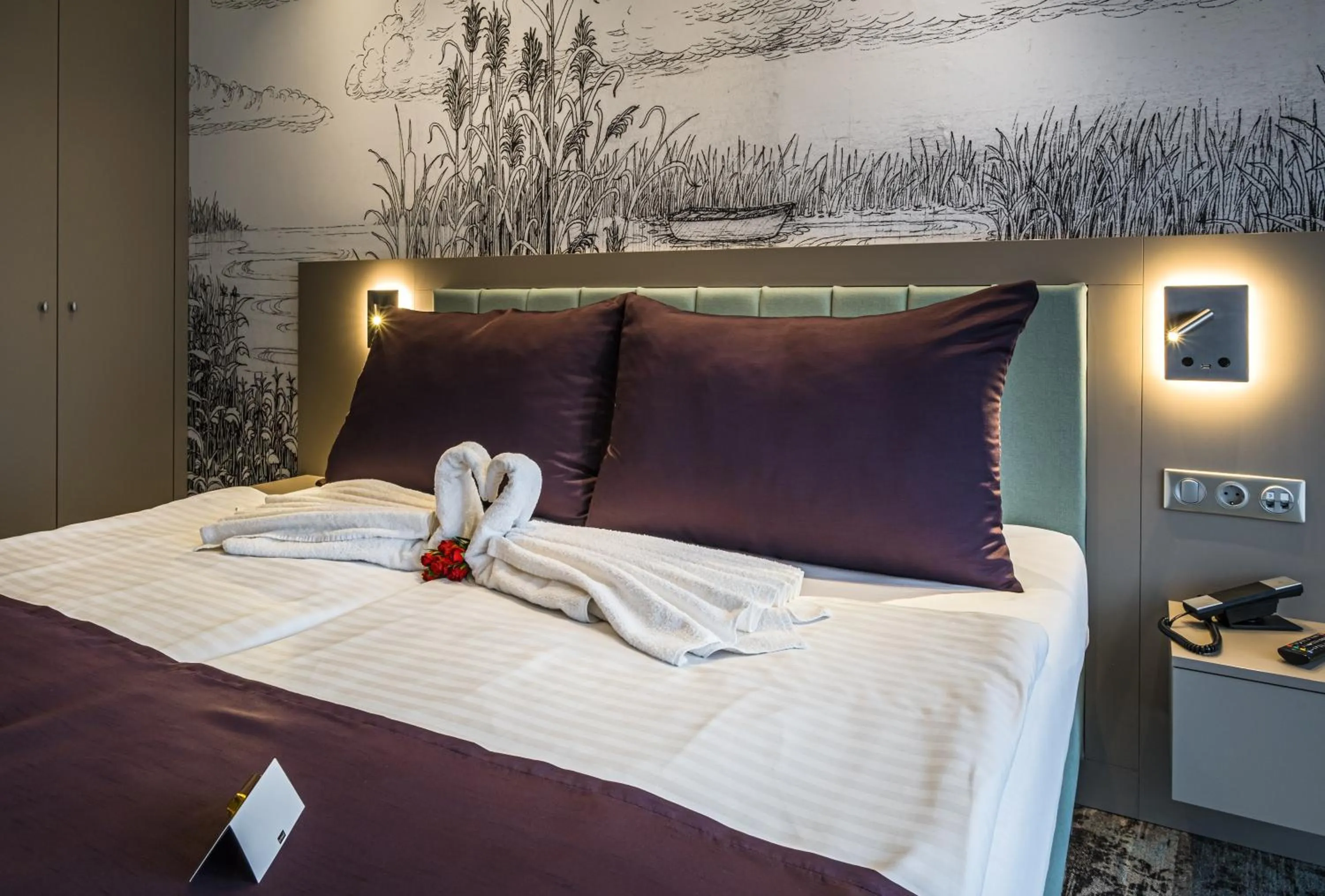 Photo of the whole room, Bed in Hotel Golden Lake Resort