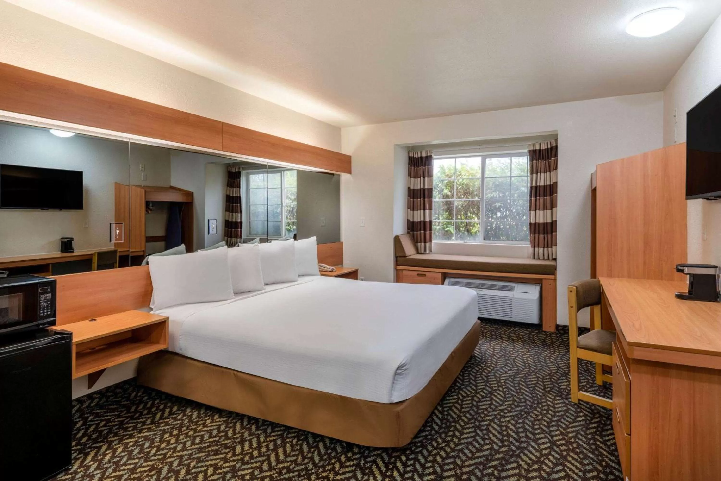 Photo of the whole room, Bed in Microtel Inn & Suites by Wyndham Salt Lake City Airport