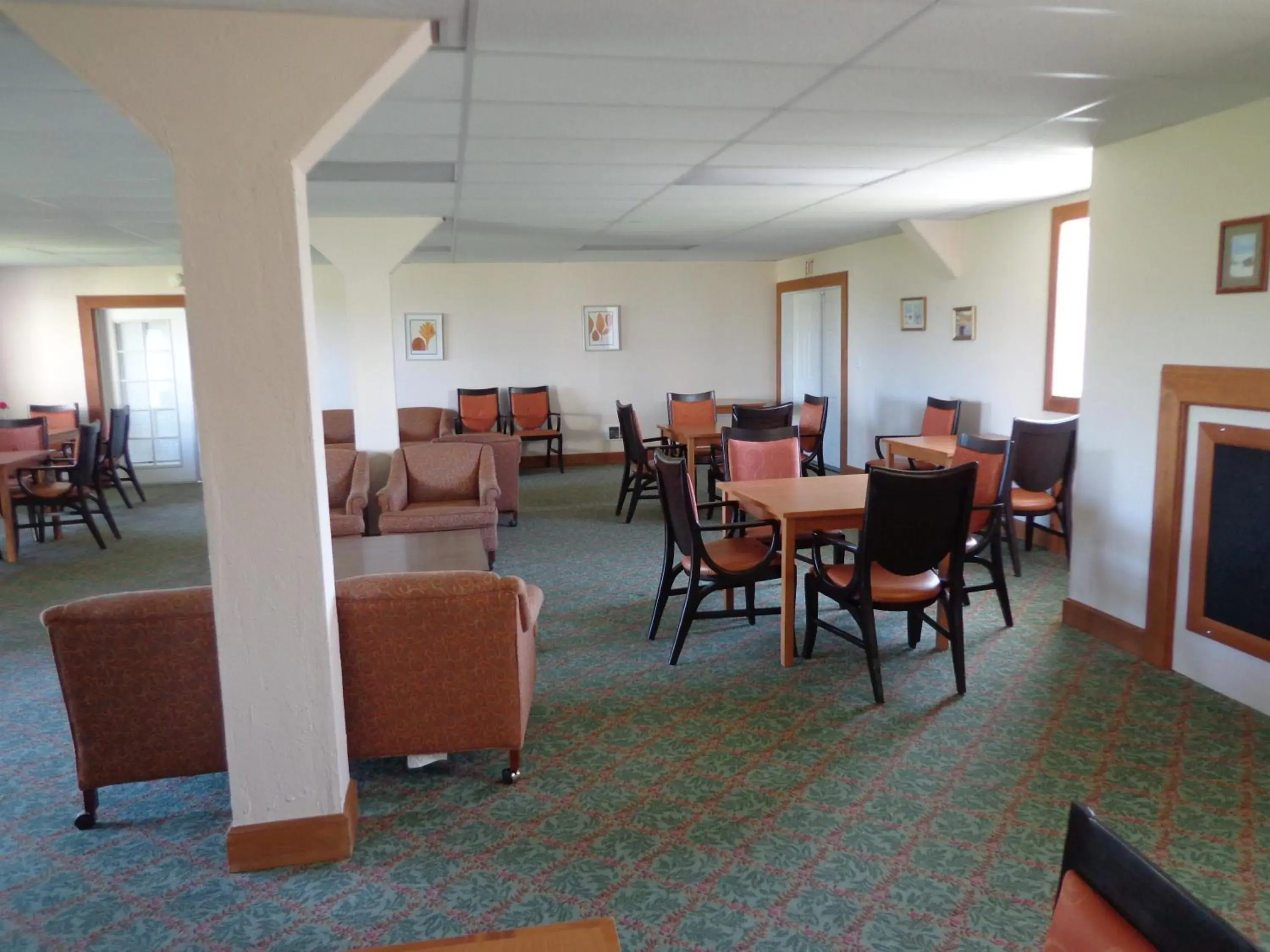 Banquet/Function facilities, Restaurant/Places to Eat in Ocean Shores Inn & Suites