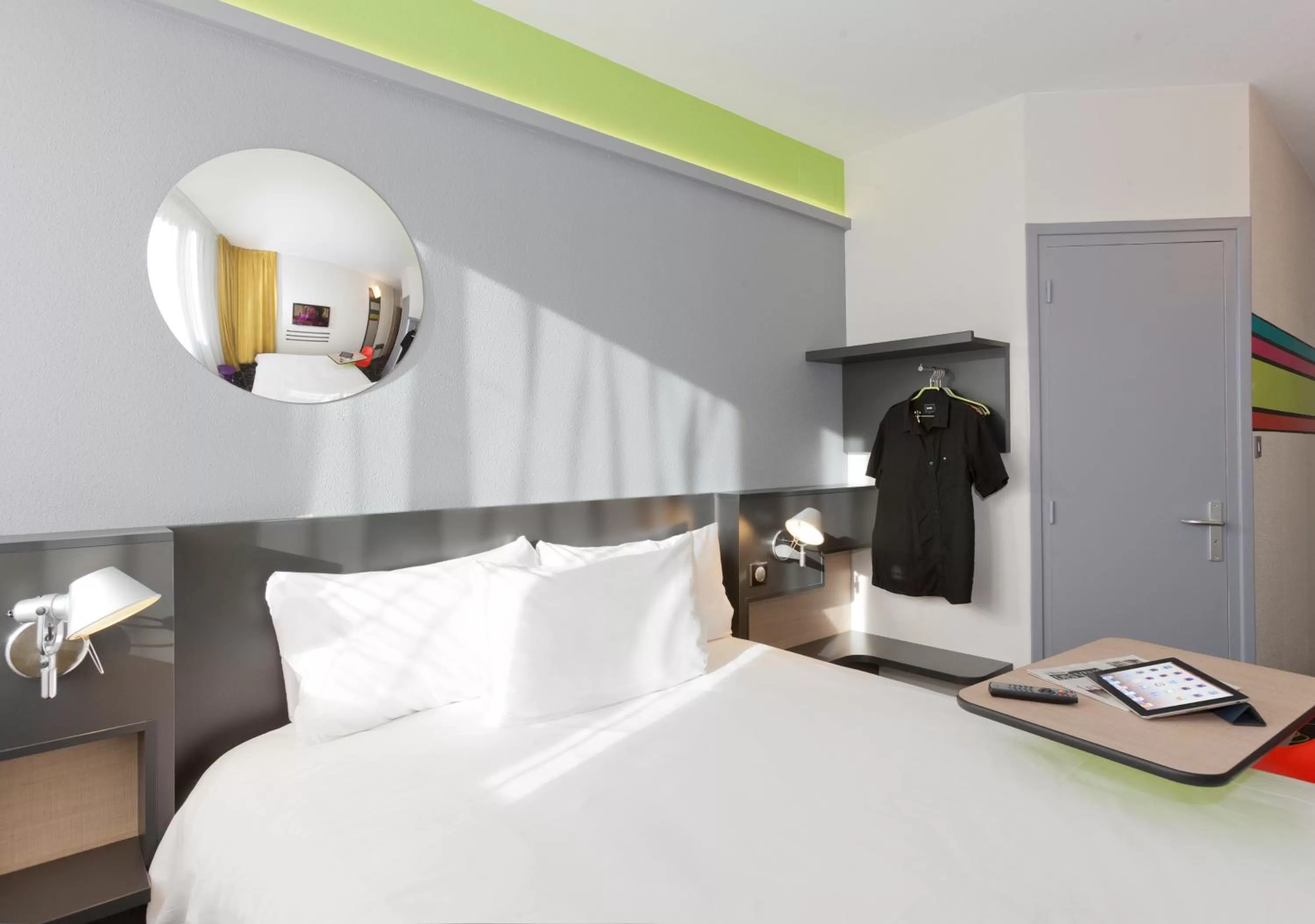 Bedroom, Bed in ibis Styles Roanne Centre Gare