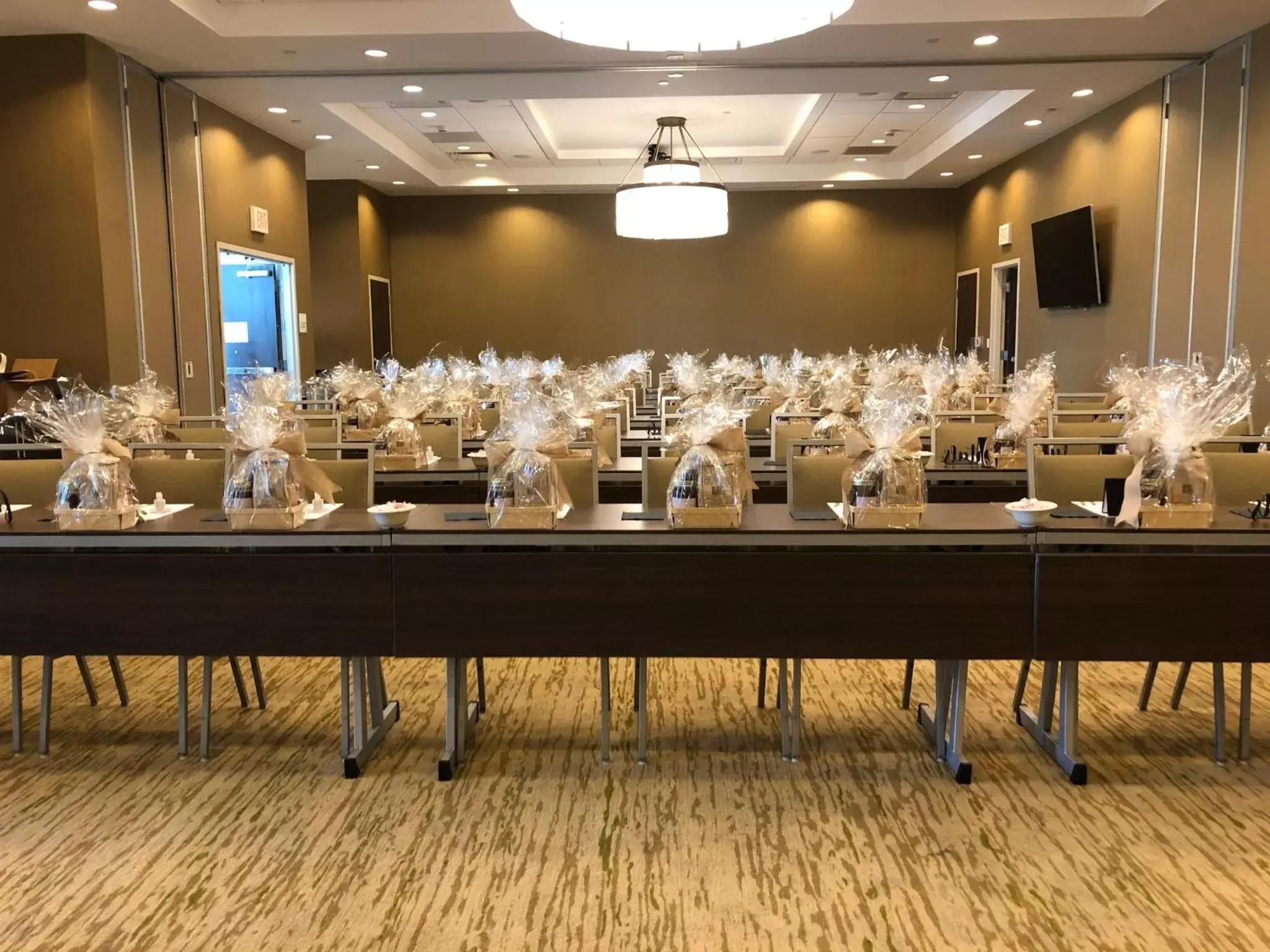 Meeting/conference room in Holiday Inn Owensboro Riverfront, an IHG Hotel