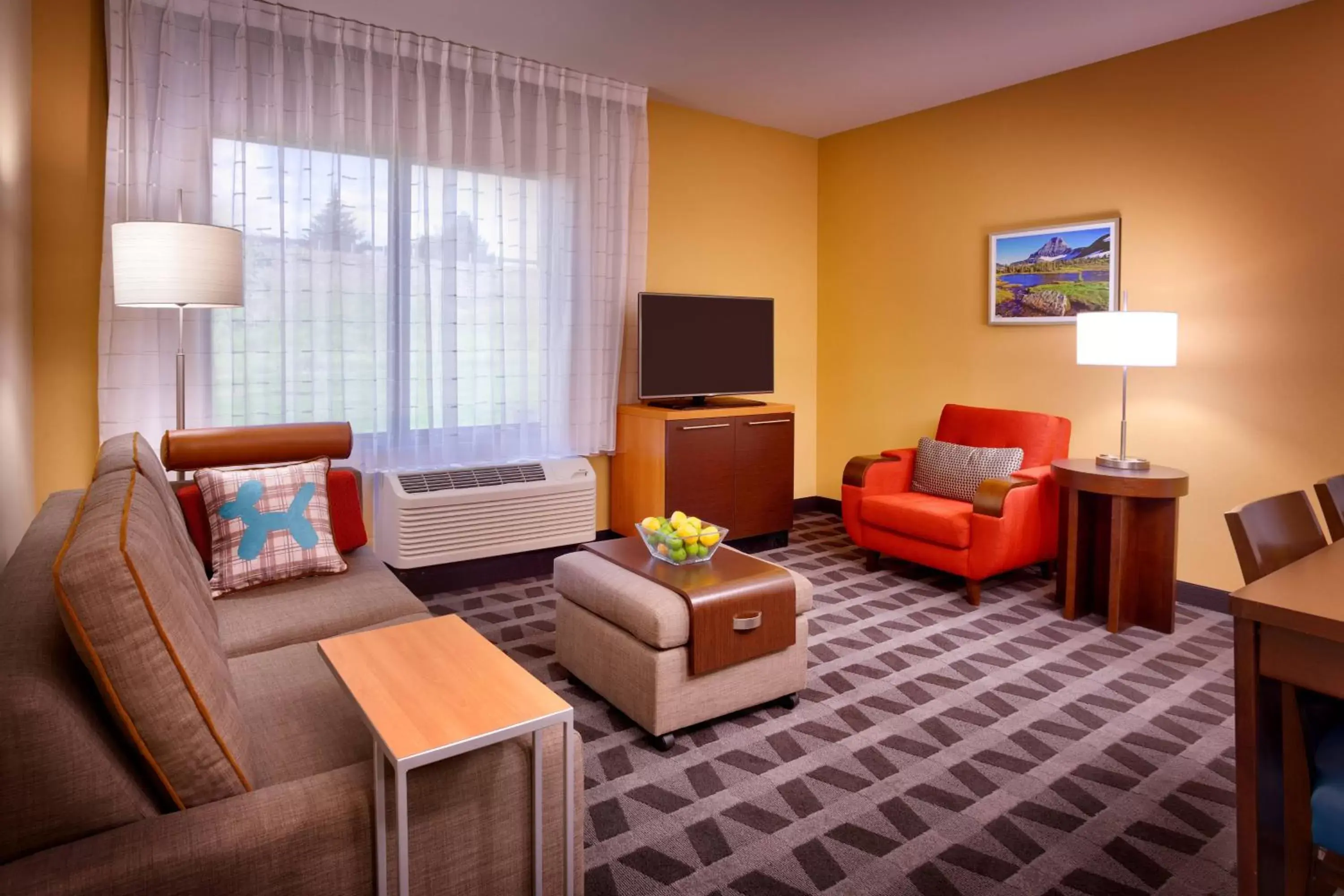 Living room, Seating Area in TownePlace Suites by Marriott Missoula