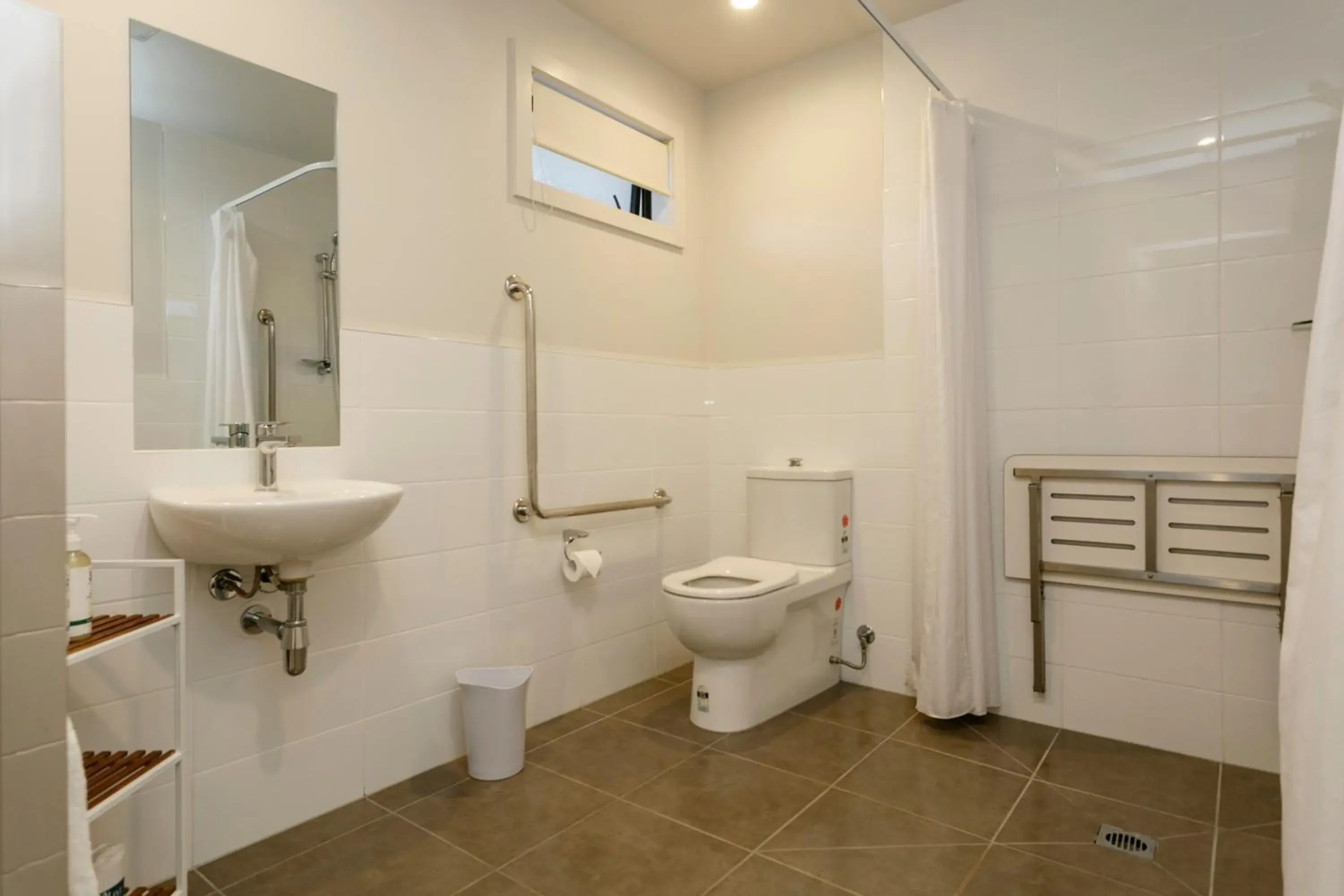 Toilet, Bathroom in Acacia Lake View Motel