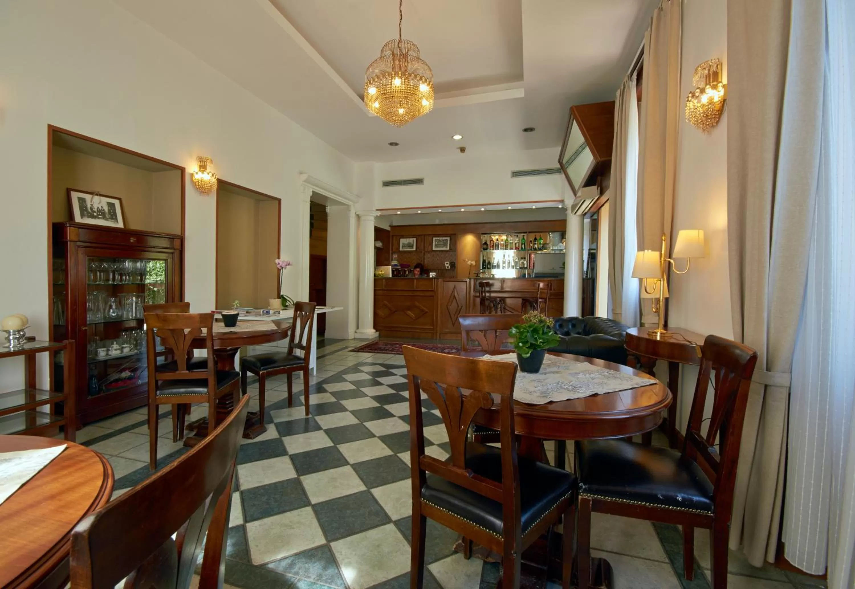 Restaurant/places to eat in Hotel Bagliori