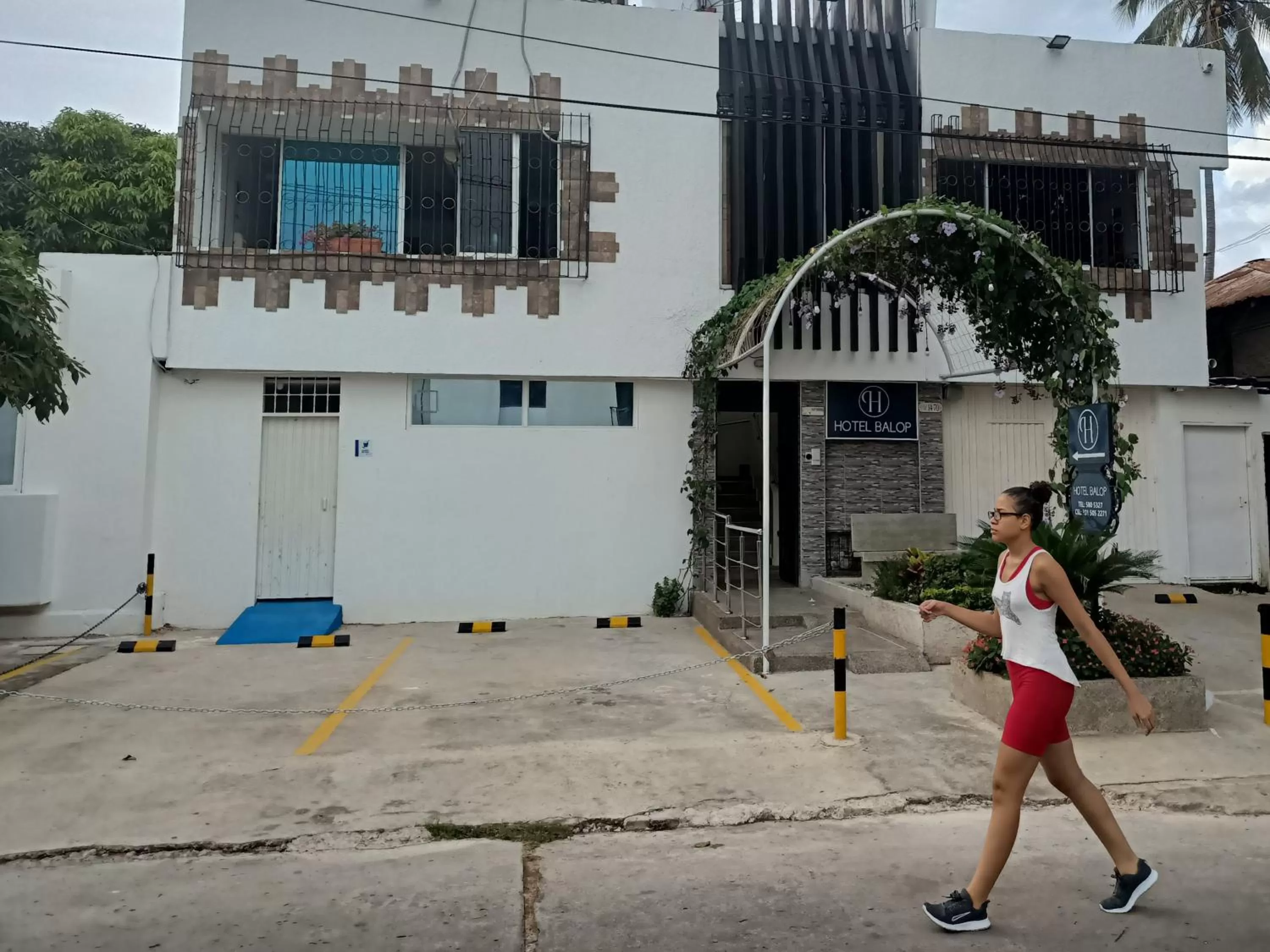Facade/entrance in Hotel Balop