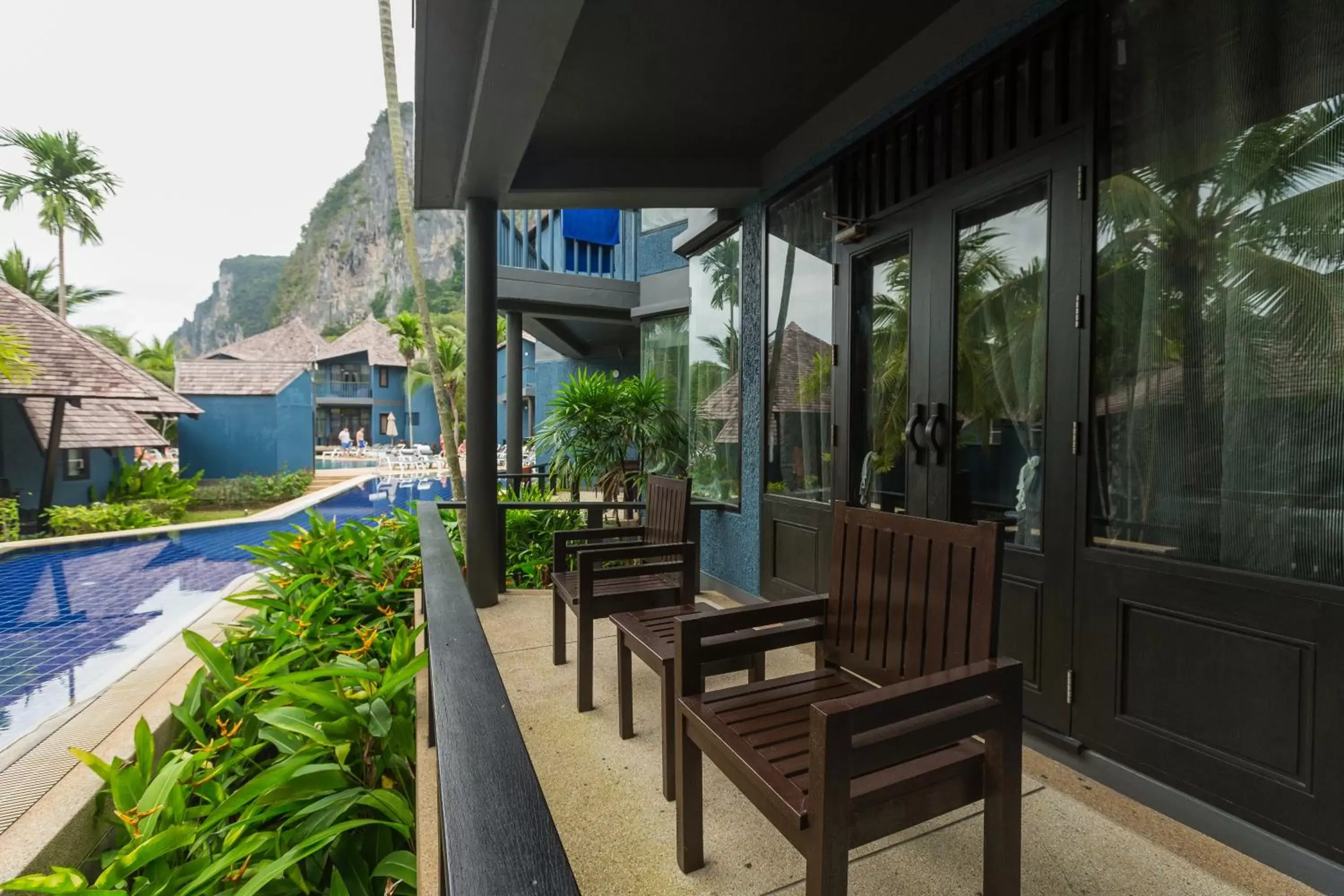 Seating area, Swimming Pool in Peace Laguna Resort & Spa - SHA Extra Plus