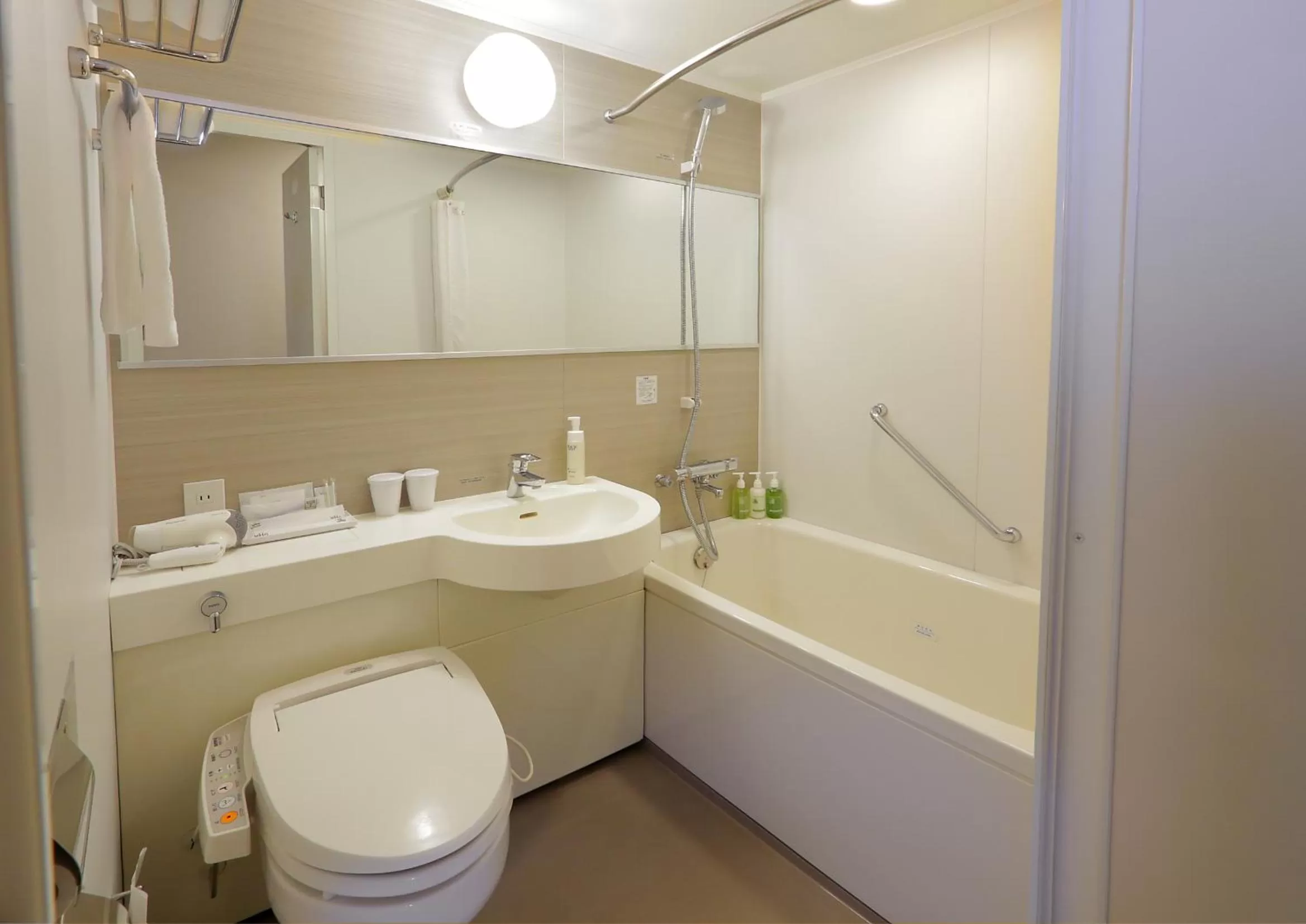 Bathroom in Akihabara Washington Hotel