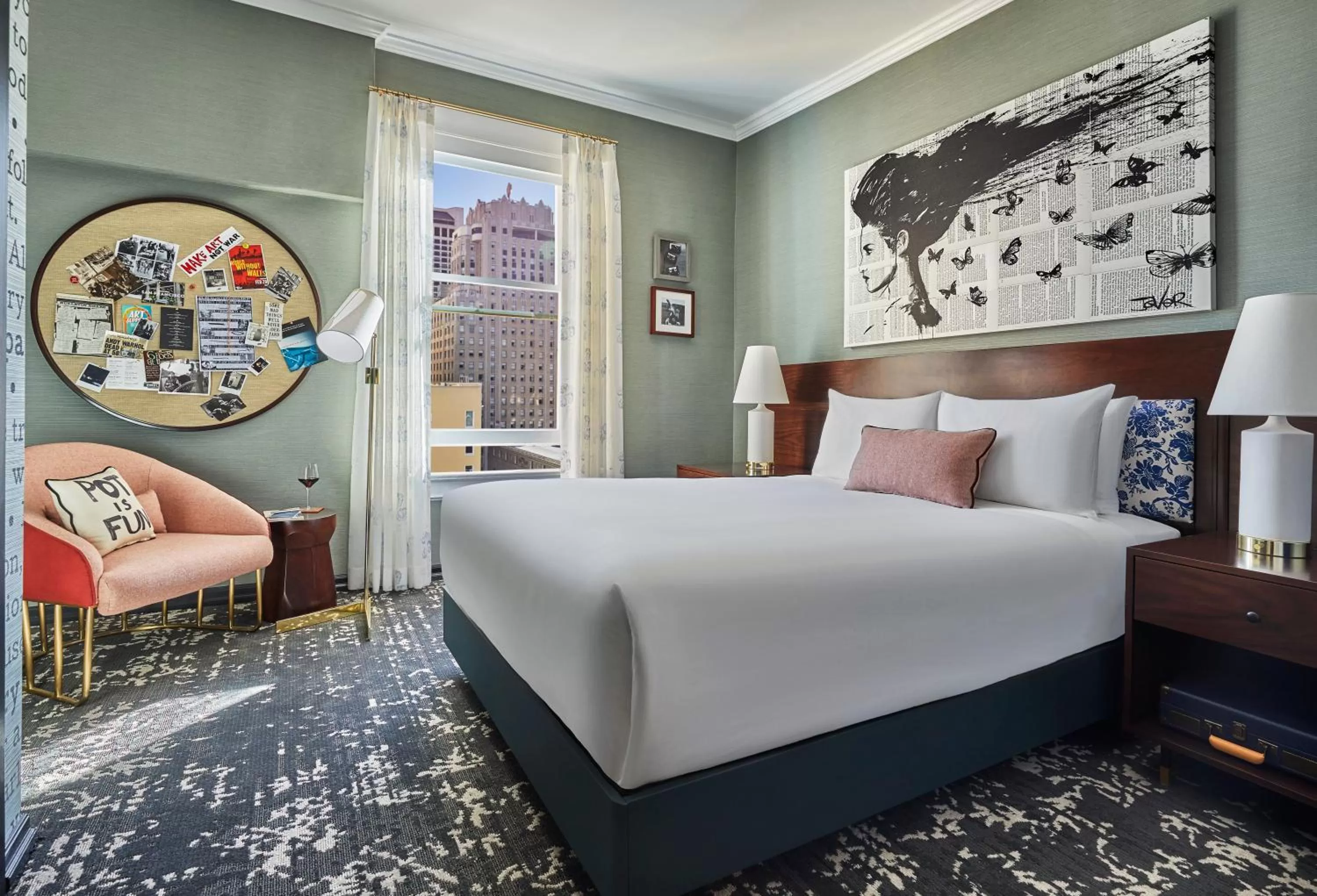 Bed in Hotel Emblem San Francisco