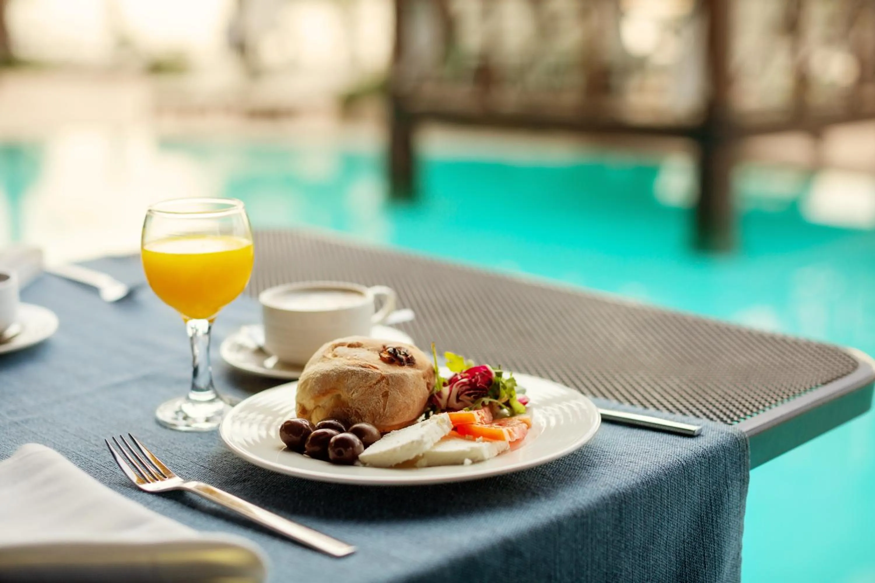 Restaurant/places to eat in Mediterranean Resort