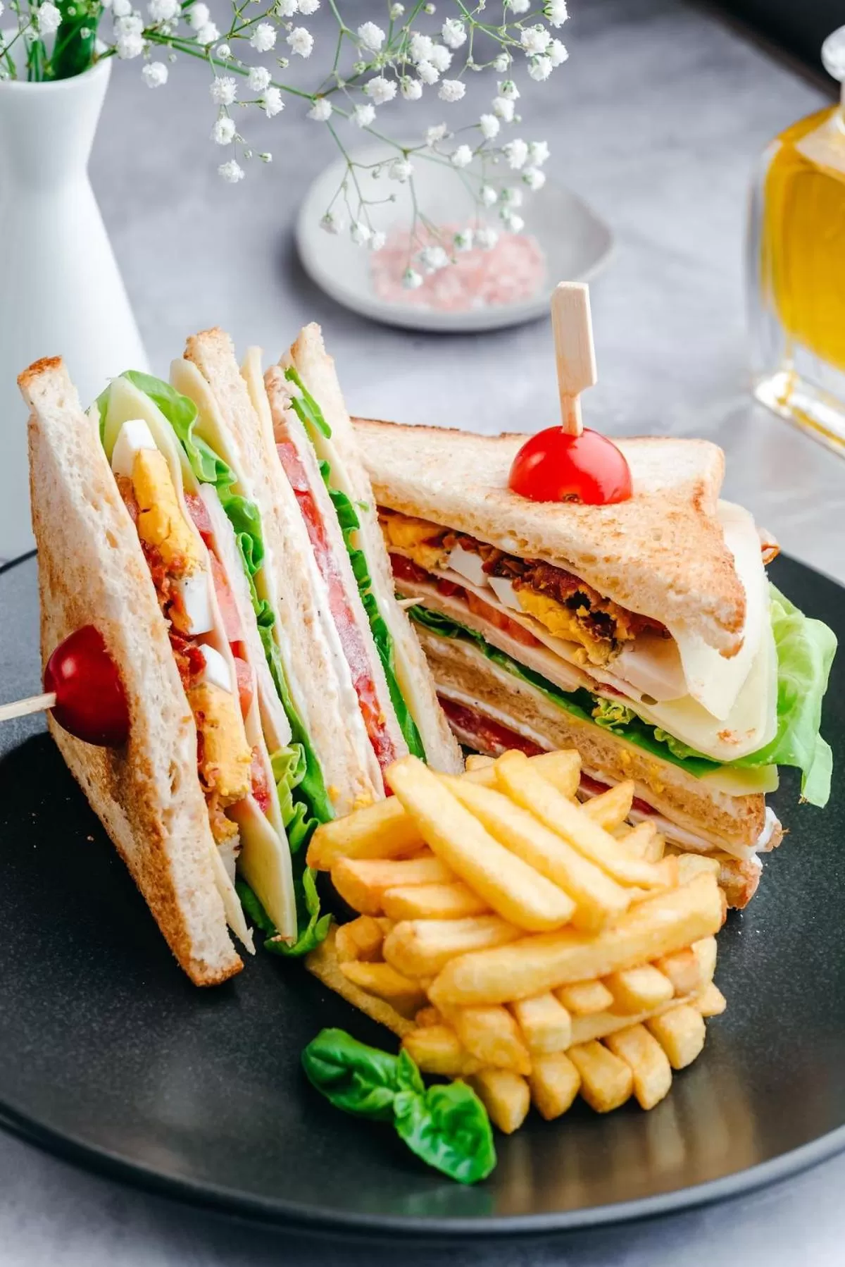 Restaurant/places to eat in Ambasador Hotel