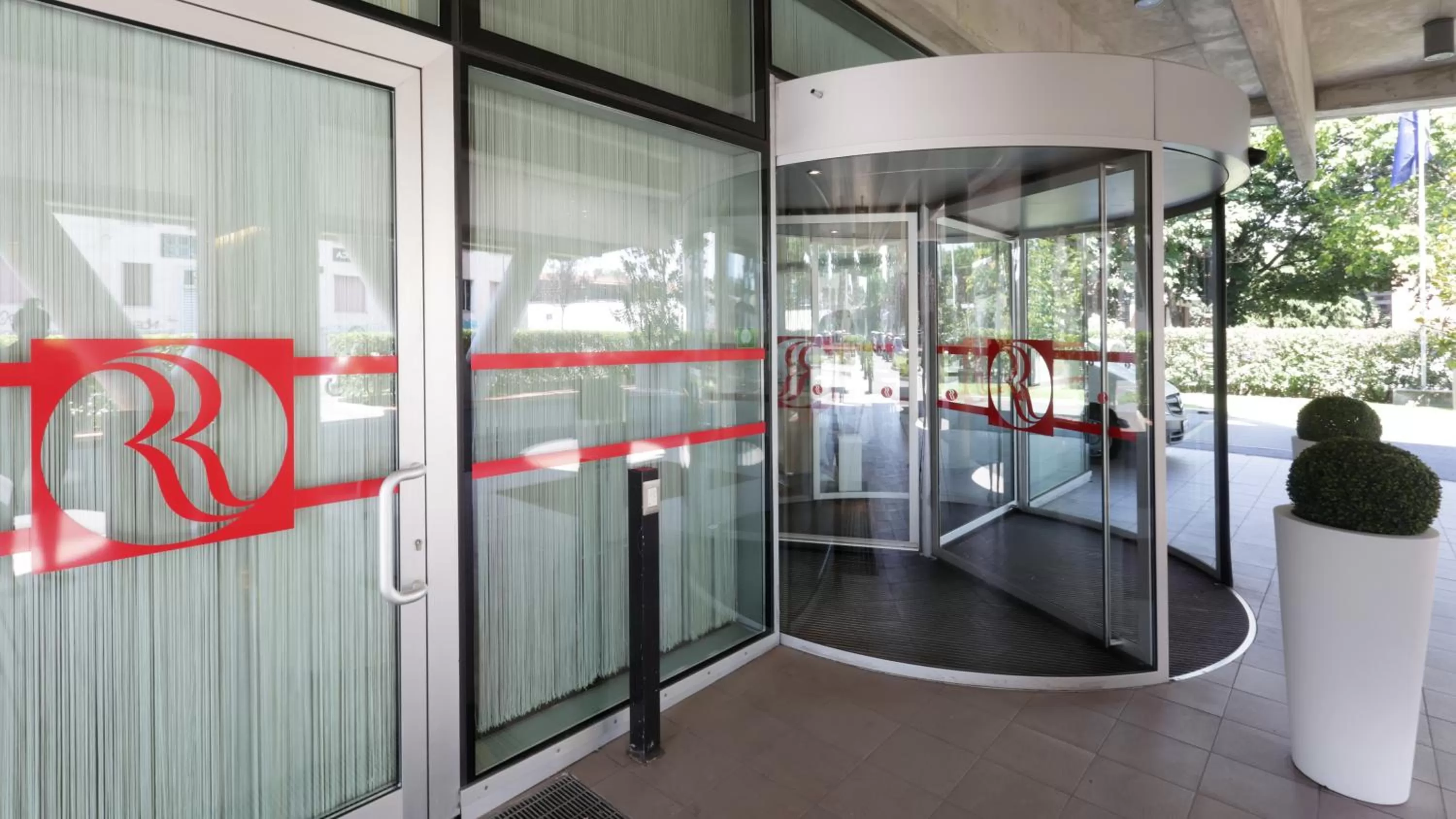 Facade/entrance in Ramada Plaza by Wyndham Milano