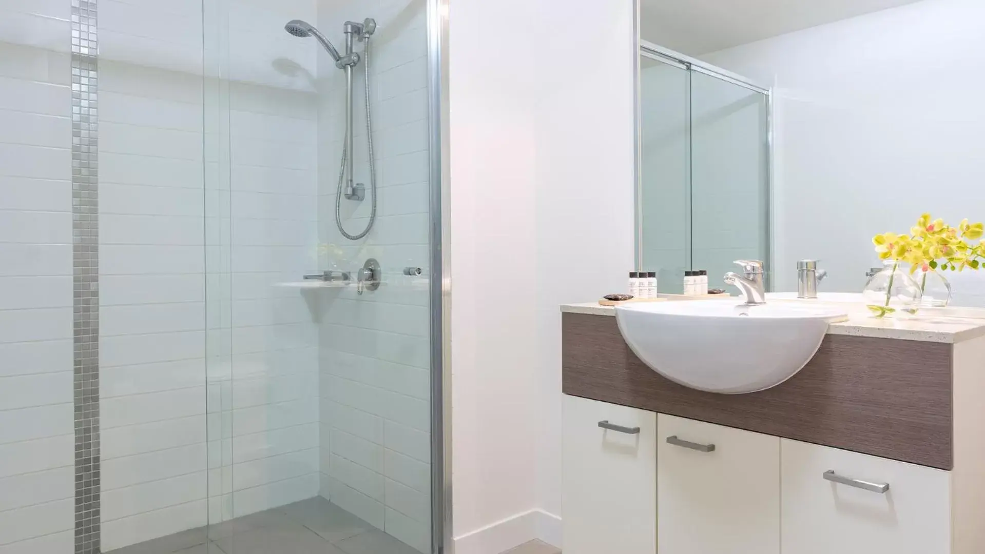 Bathroom in Oaks Brisbane on Charlotte Suites