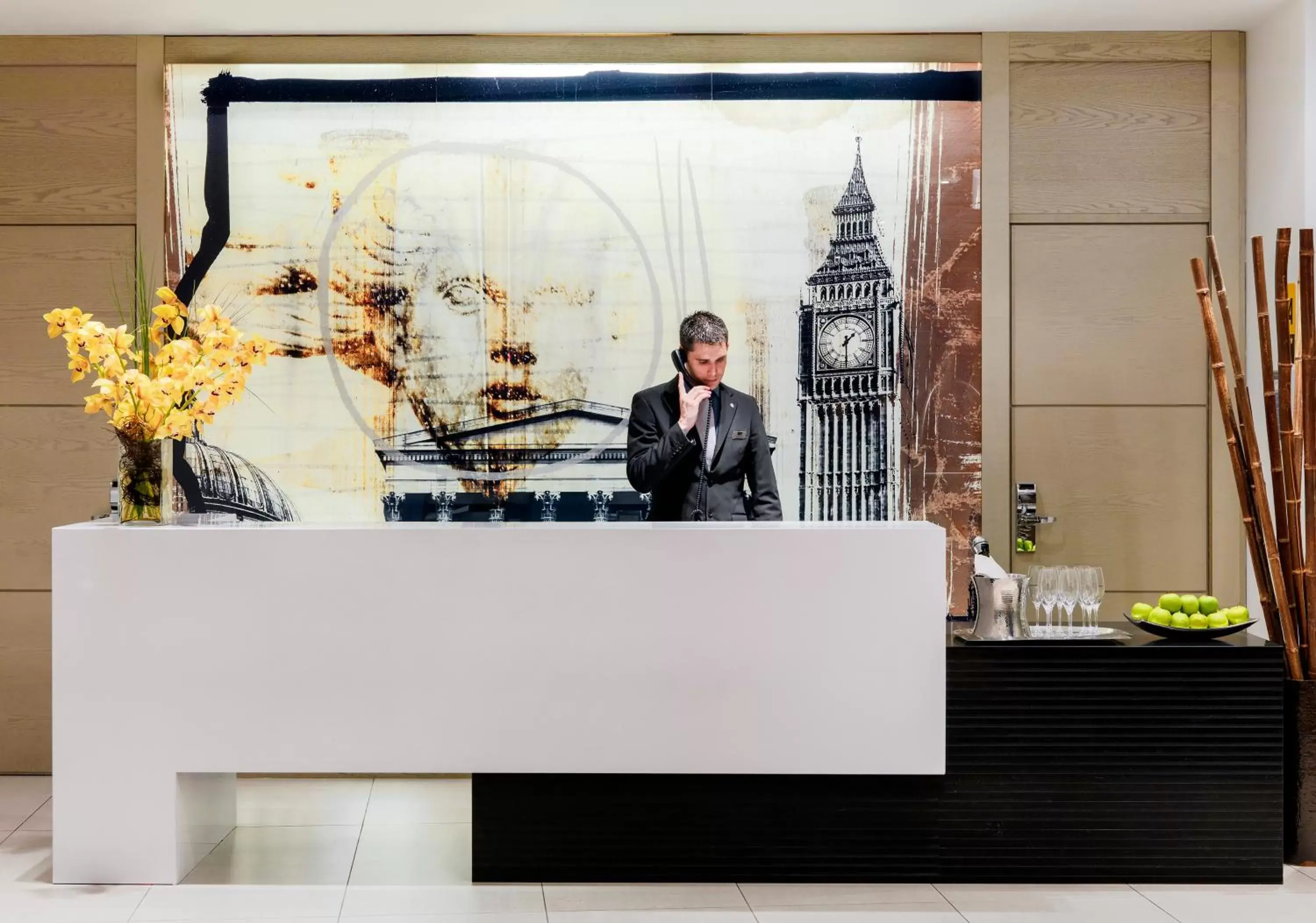 Lobby or reception in H10 London Waterloo
