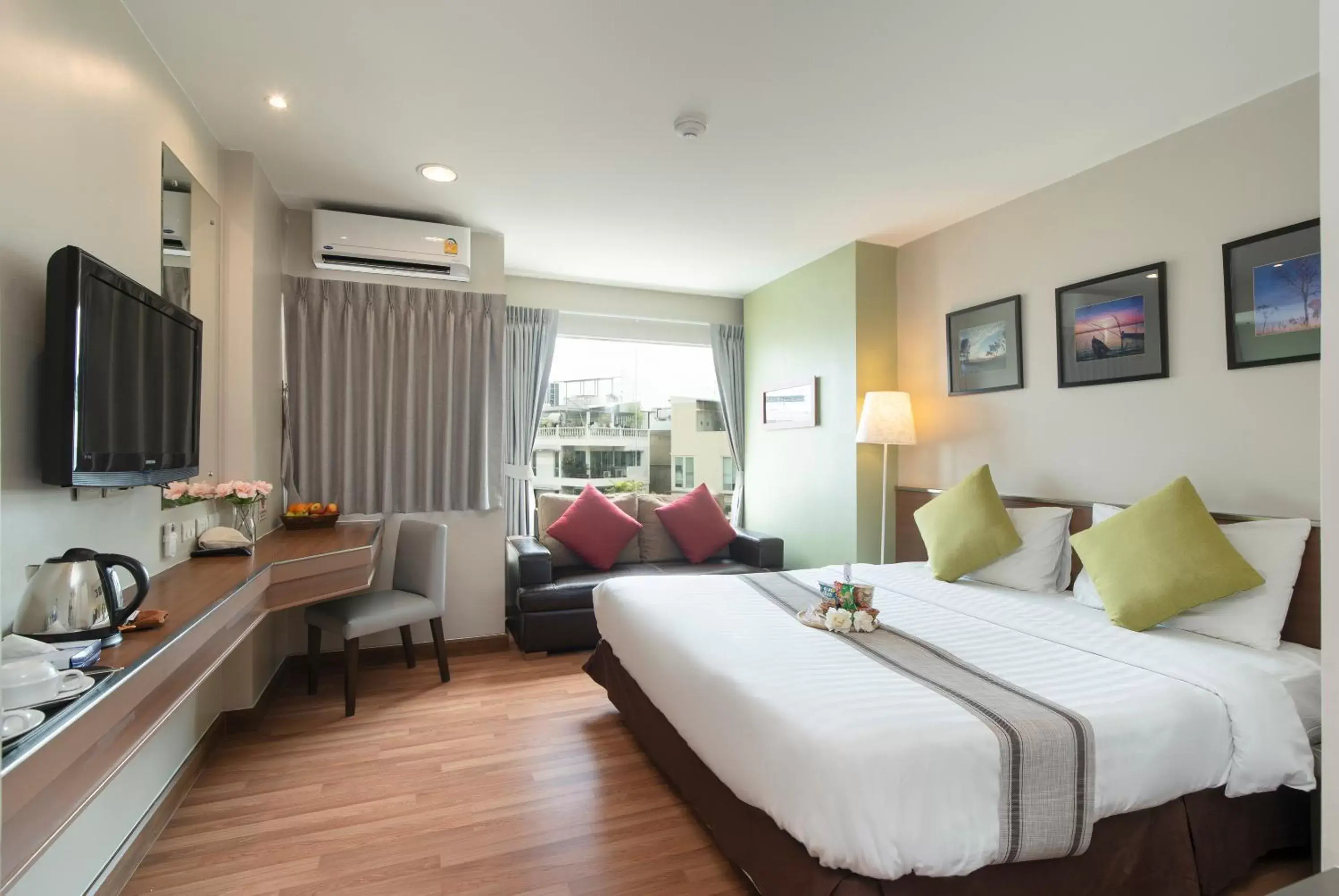 Bedroom in Bangkok Loft Inn