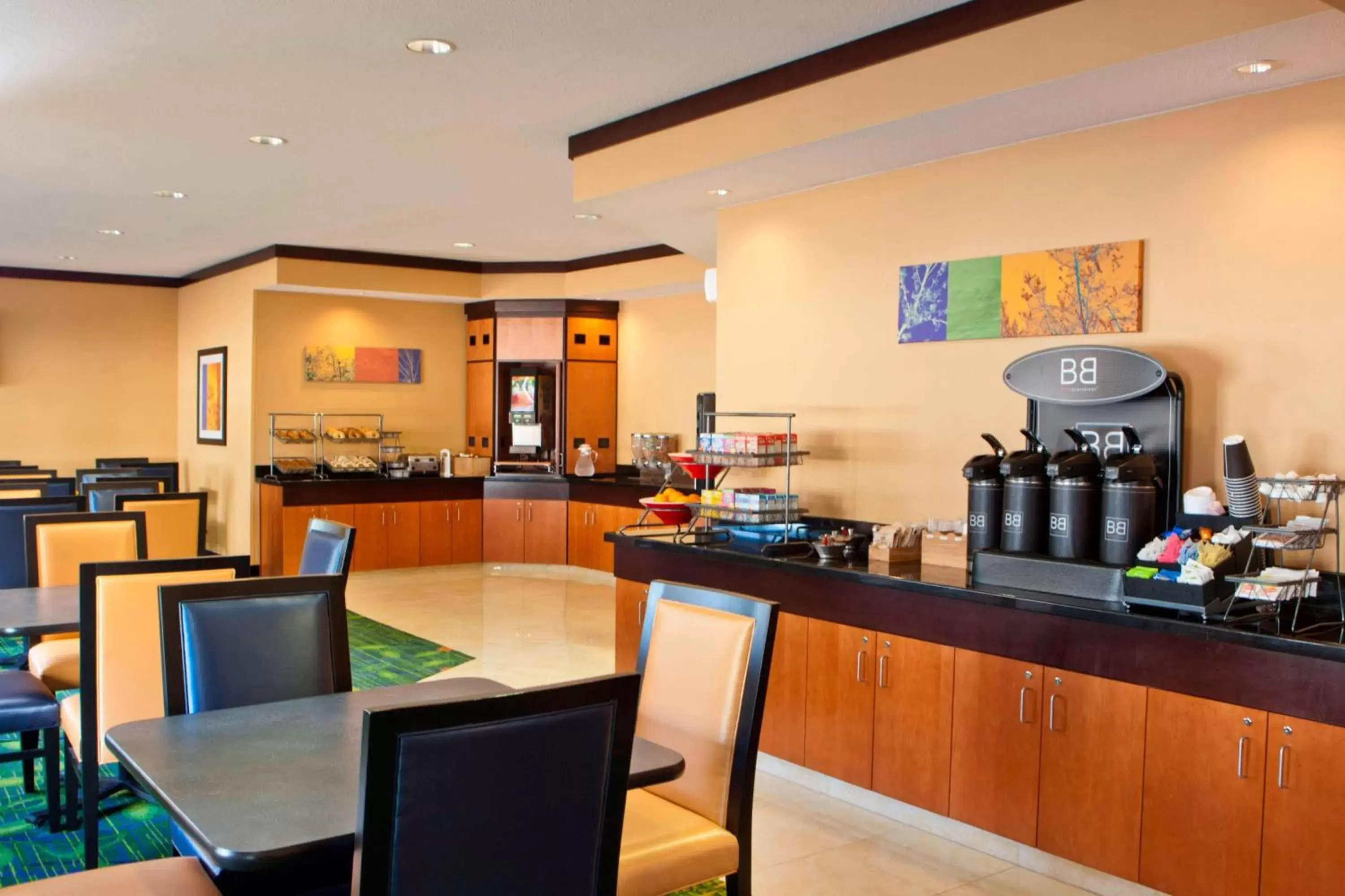 Breakfast, Restaurant/Places to Eat in Fairfield Inn & Suites by Marriott Memphis East Galleria