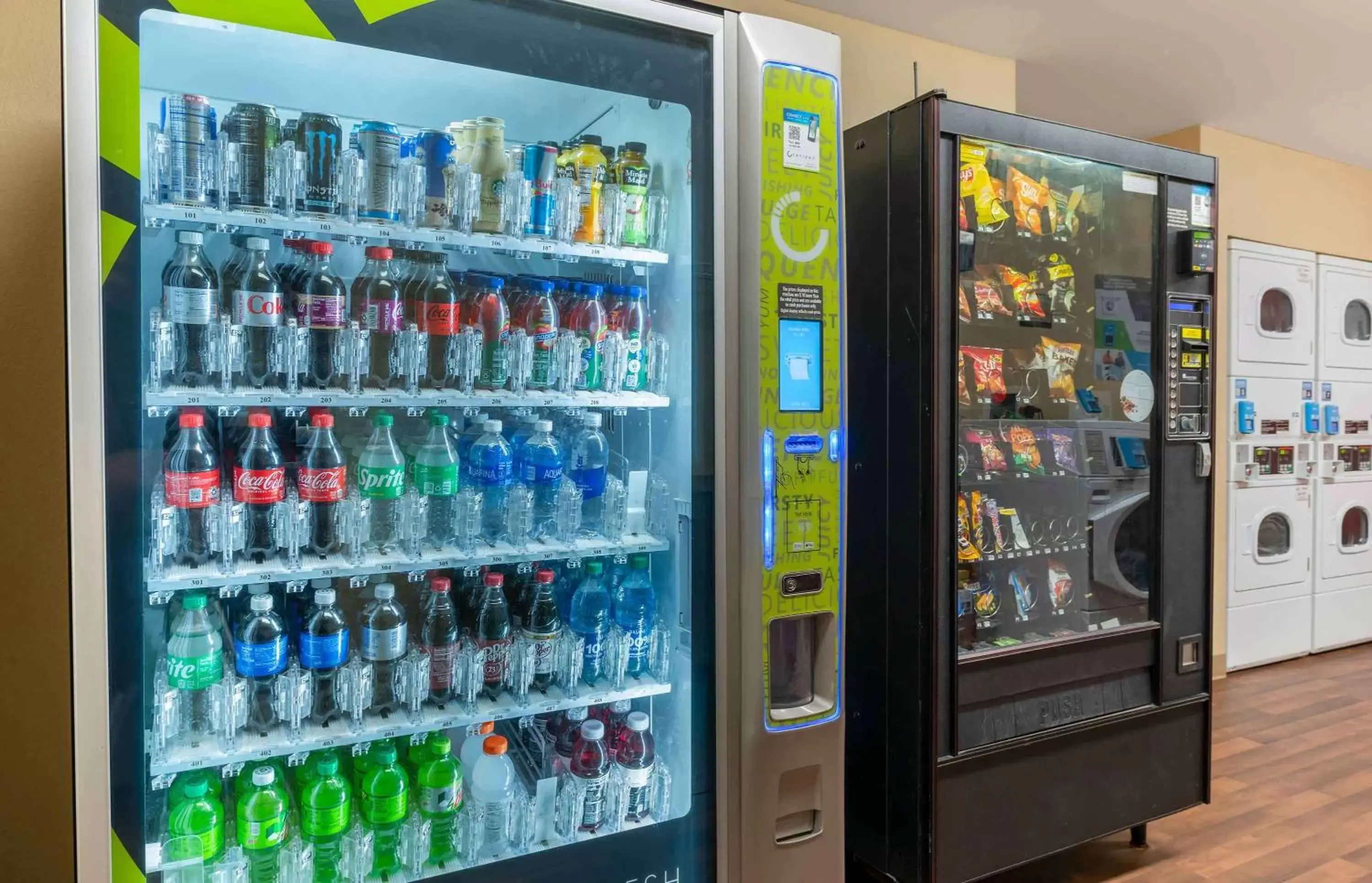 Property building in Extended Stay America Suites - Chicago - Schaumburg - I-90 Property building in Extended Stay America Suites - Chicago - Schaumburg - I-90