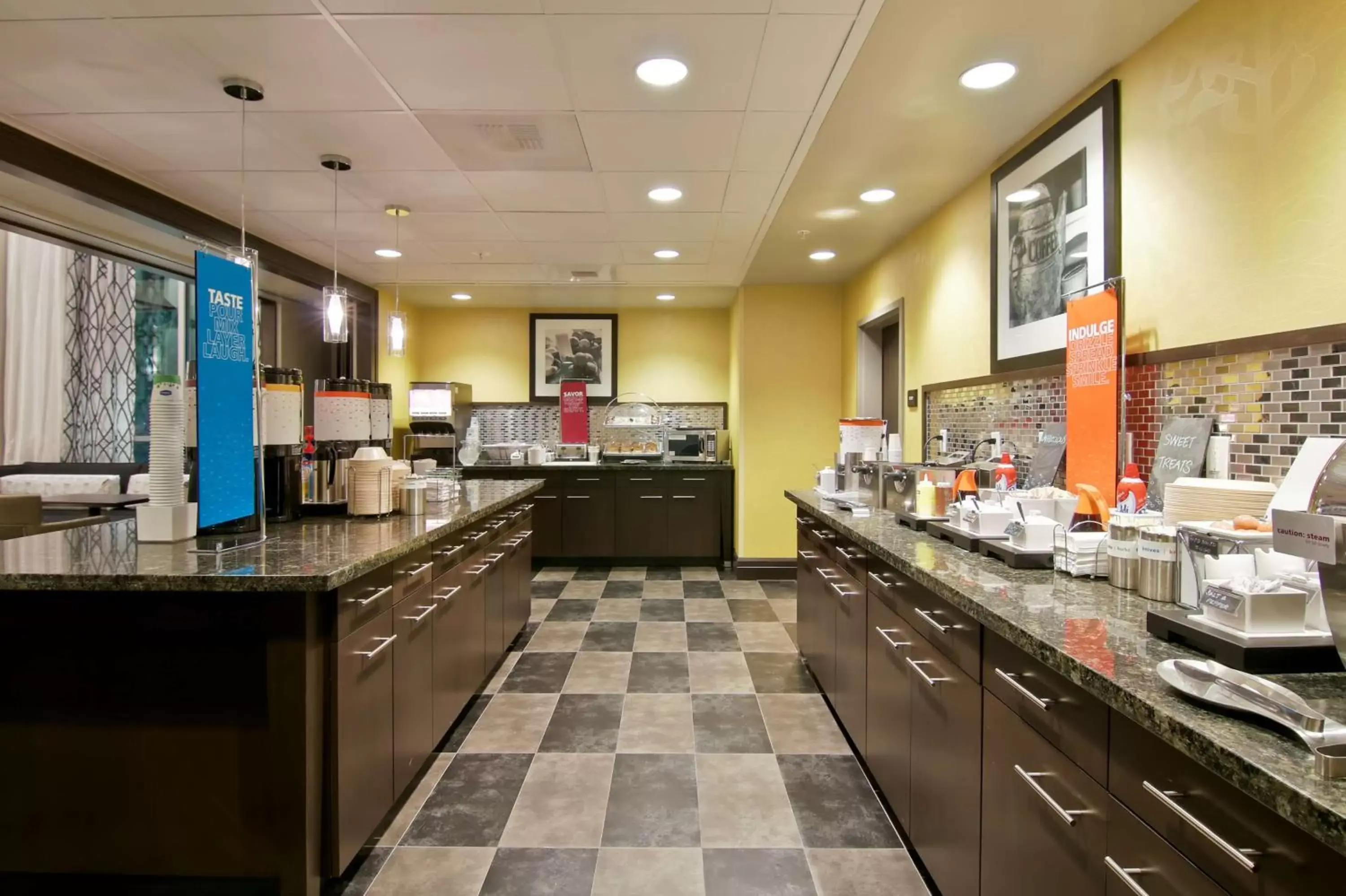 Breakfast, Restaurant/Places to Eat in Hampton Inn & Suites Bellevue Downtown/Seattle