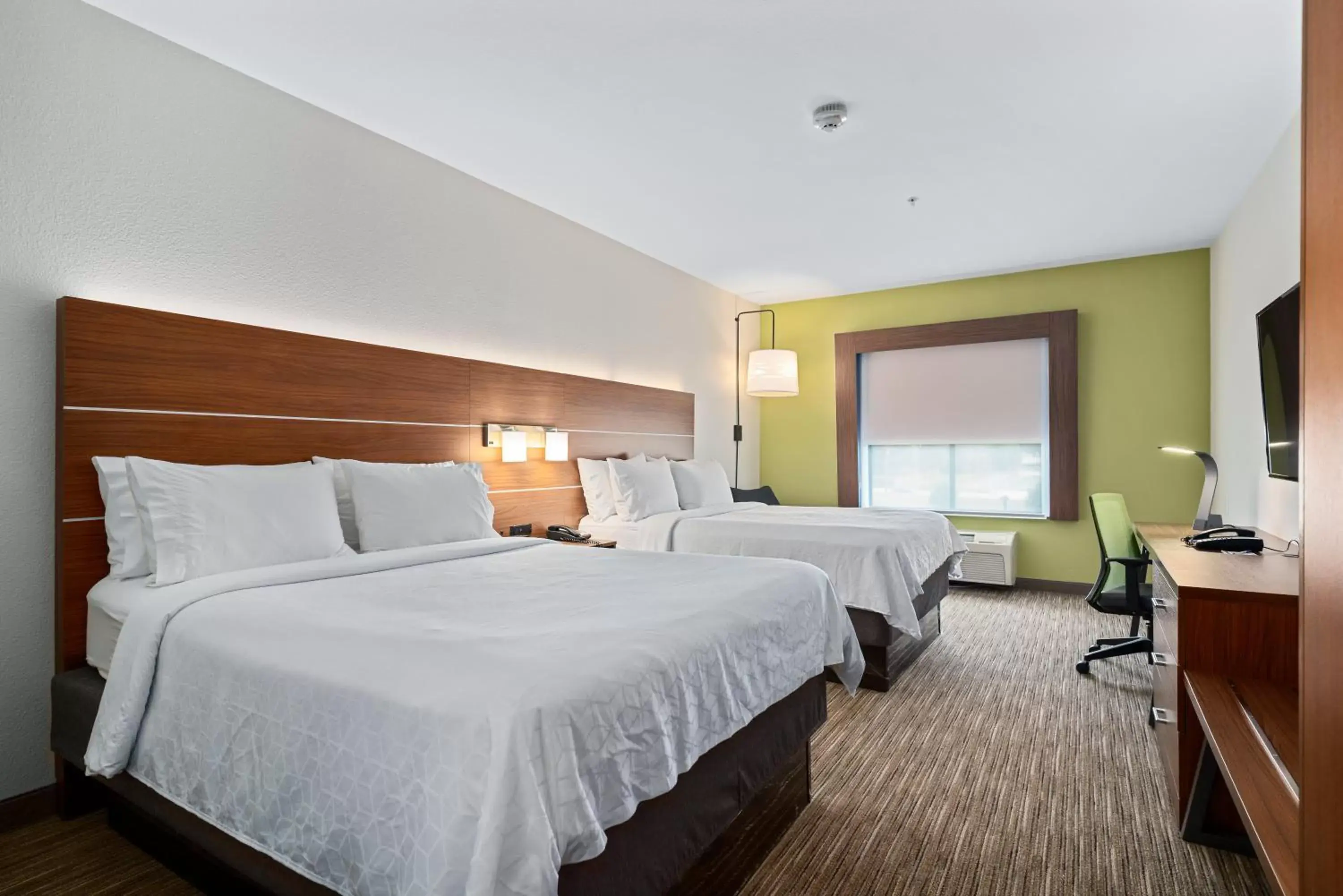 Photo of the whole room in Holiday Inn Express & Suites Van Buren-Fort Smith Area, an IHG Hotel