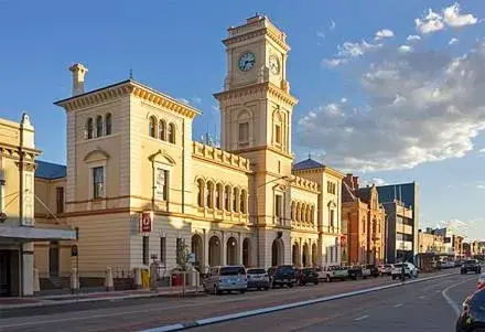 Nearby landmark in Goulburn Motor Inn