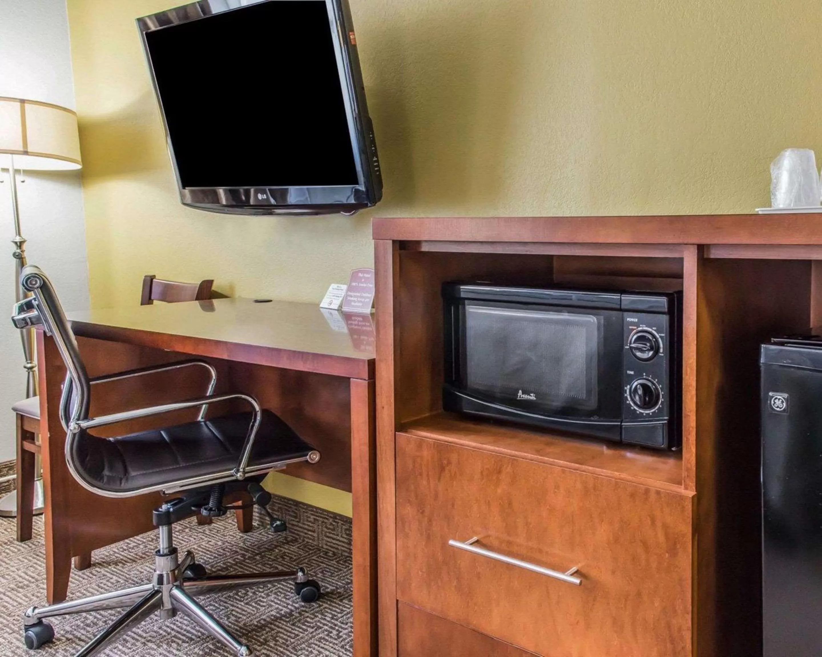 Photo of the whole room in Comfort Inn Belle Vernon