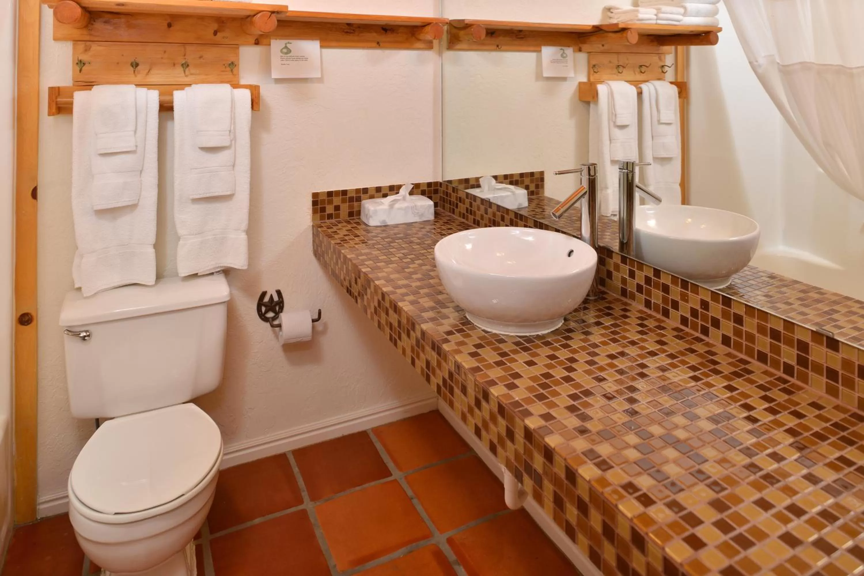 Bathroom in The Boulder Creek Lodge